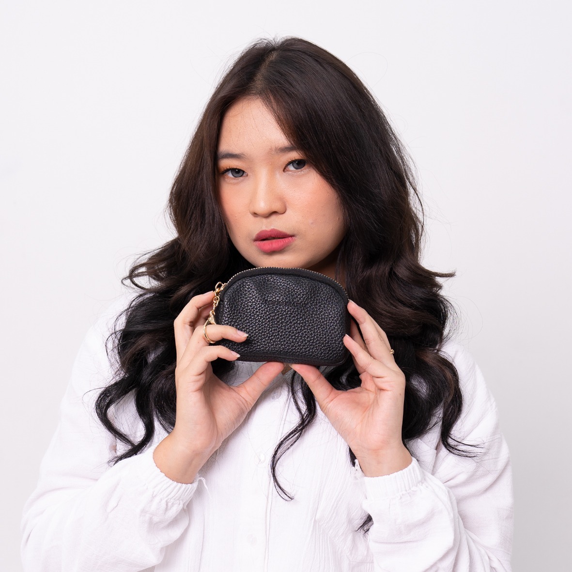 FEMMEBRAVILE Dompet Mini Wanita KEIRA | Card Holder Kulit Sintetis dengan Gantungan Hook Chain