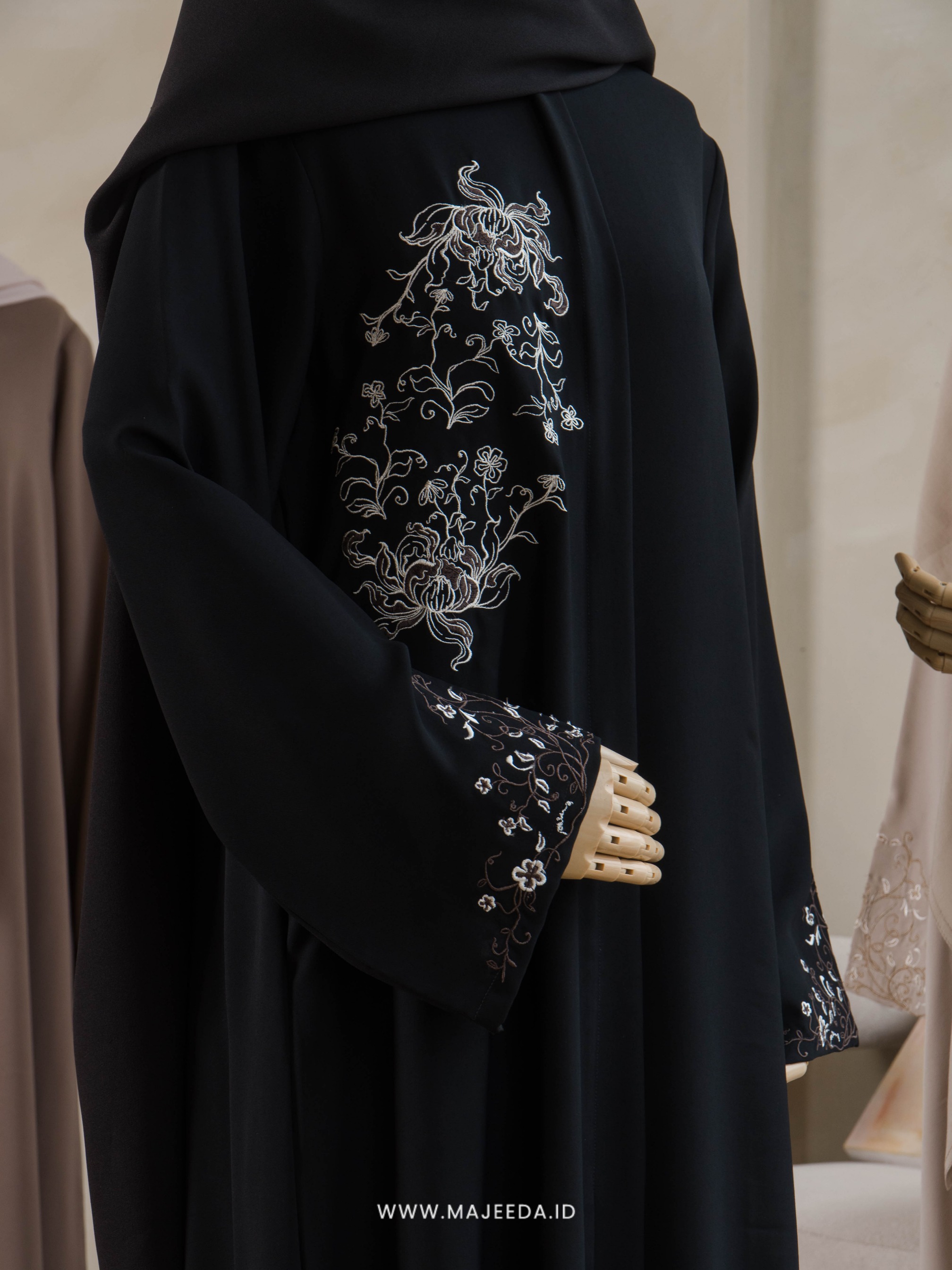Dress Only | Langkah
