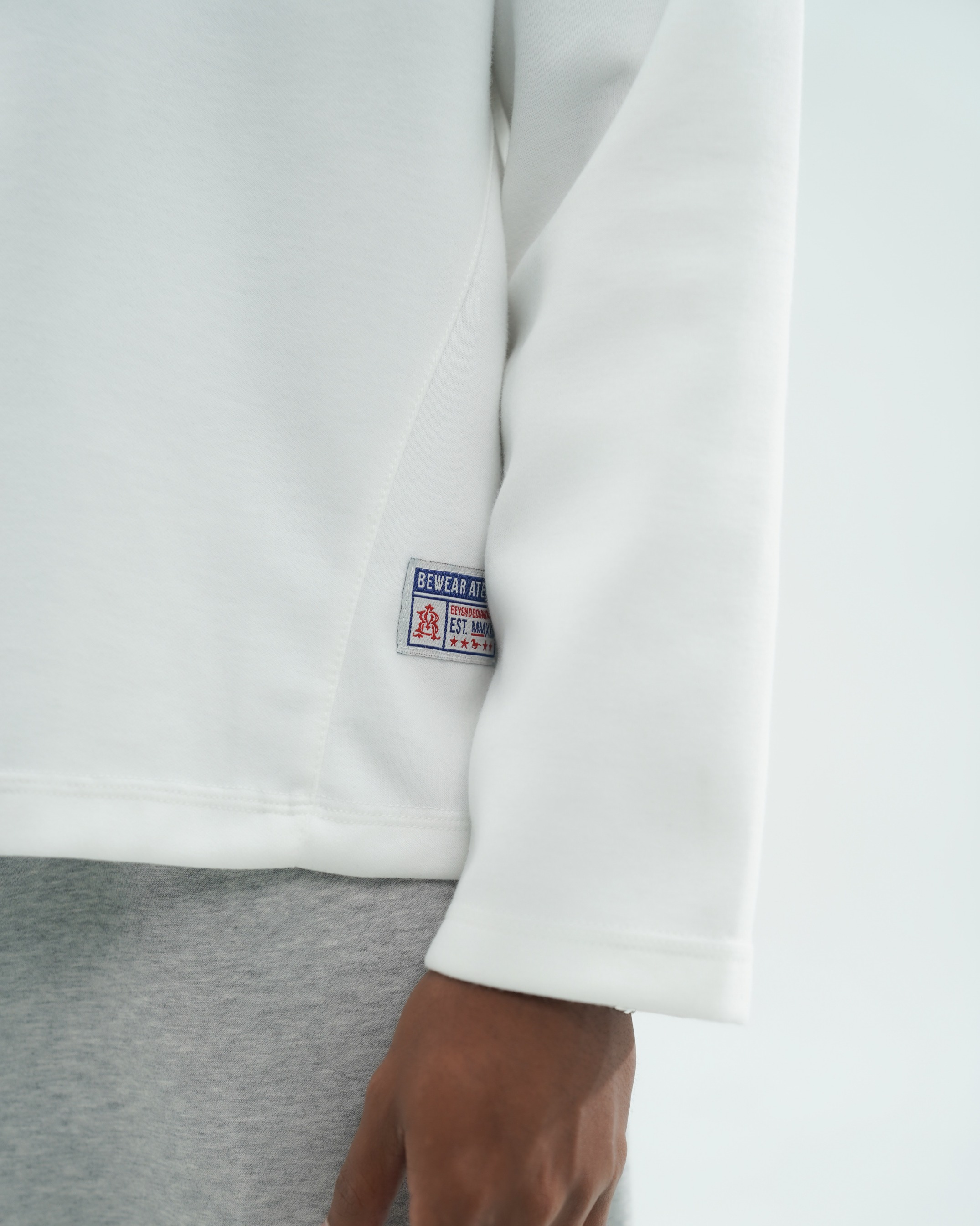 Bewear - Longsleeve Blank Boxy 290GSM Whitee