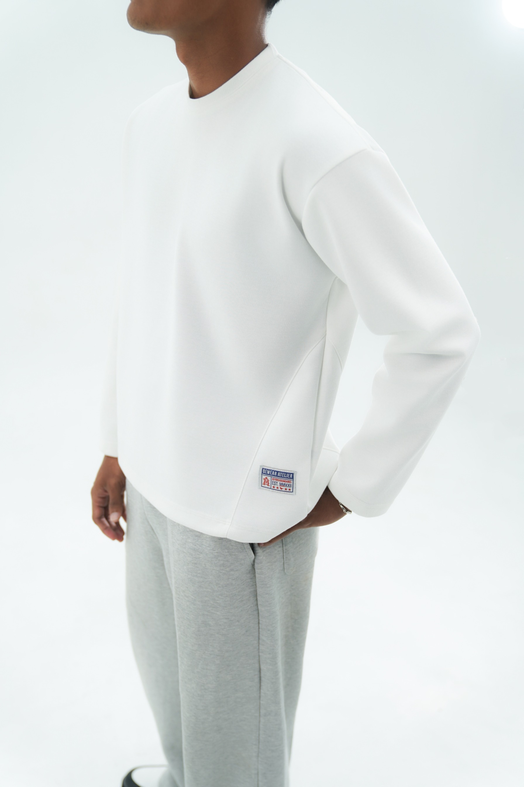 Bewear - Longsleeve Blank Boxy 290GSM Whitee