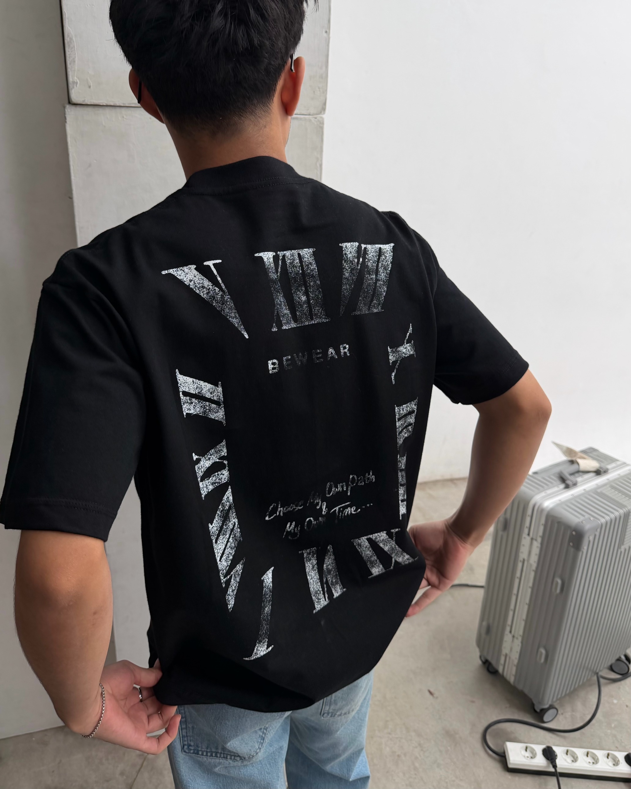 Bewear - Oversize T-shirt Watch Black