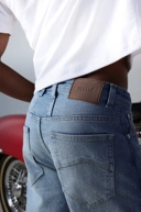 Bewear - Stretchy Loose Jeans Light Blue