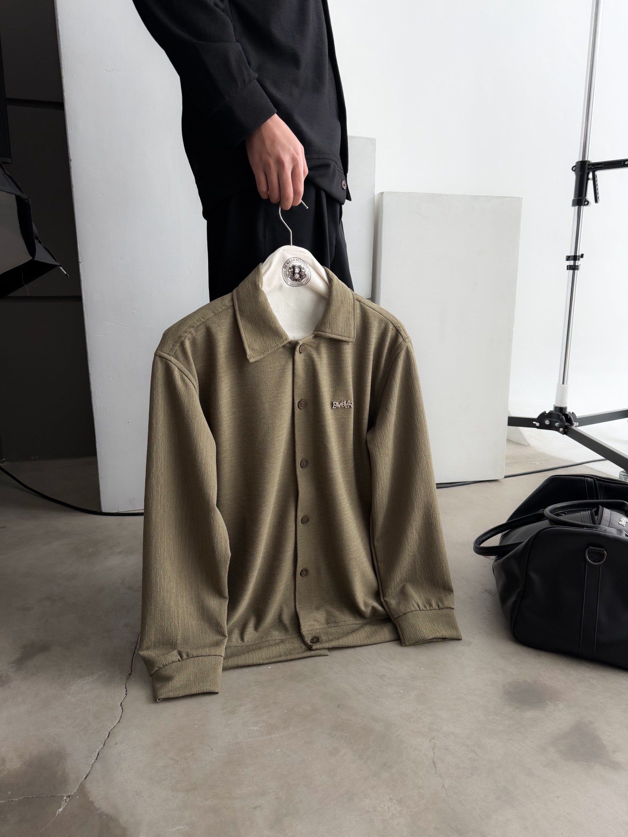 Bewear - Relaxed Fit Stretch Shirt Olive