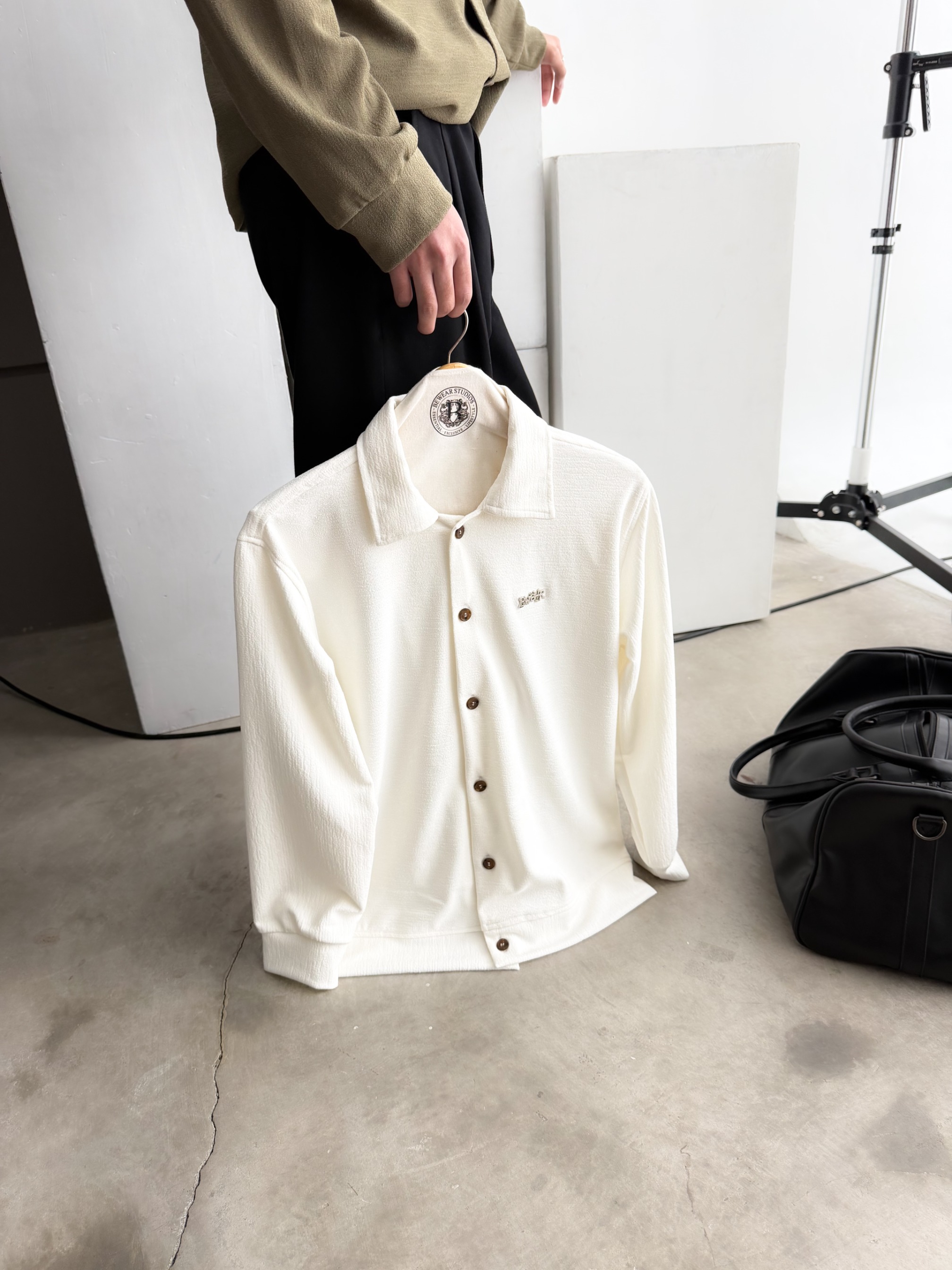 Bewear - Relaxed Fit Stretch Shirt Broken Whitee