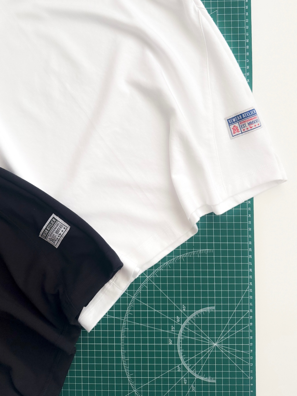 Bewear - Fitted Seam T-Shirt 200 GSM