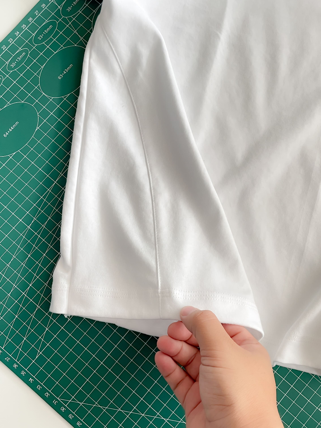 Bewear - Fitted Seam T-Shirt 200 GSM