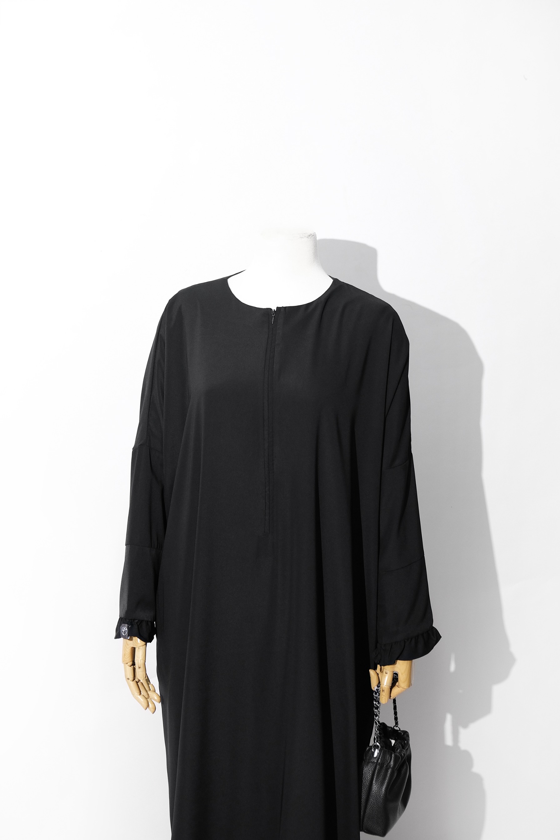 Uzma Indonesia - HAFSHAH Abaya Basic Syar'i Polytech Polos Muslimah Gamis Simple Elegant Lembut Adem Abaya Haji Umroh Daily