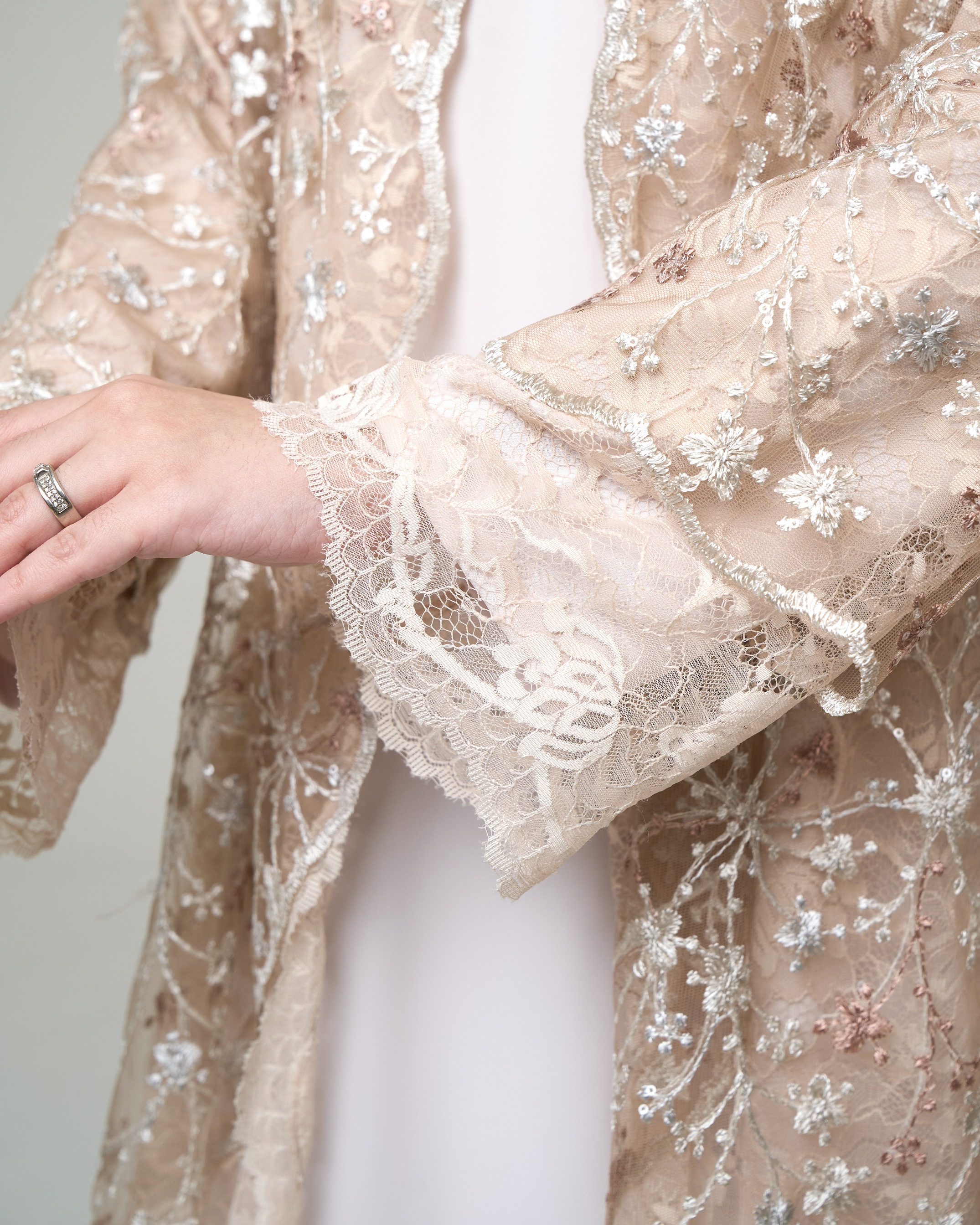Blossom Grace - Soft Gold