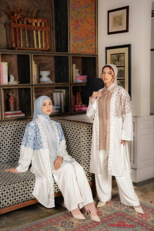 Image of Haira Outer