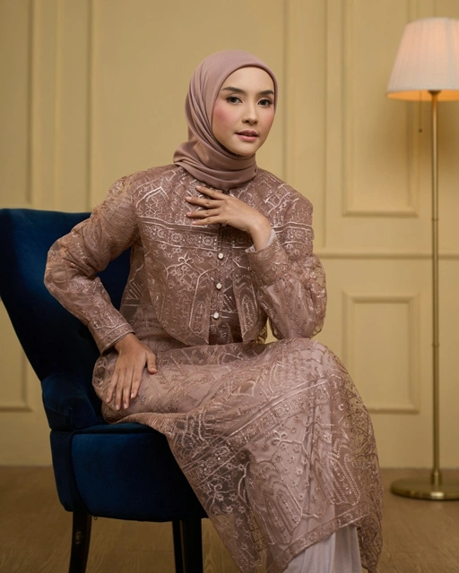 Image of Amira Outer - Rosewood