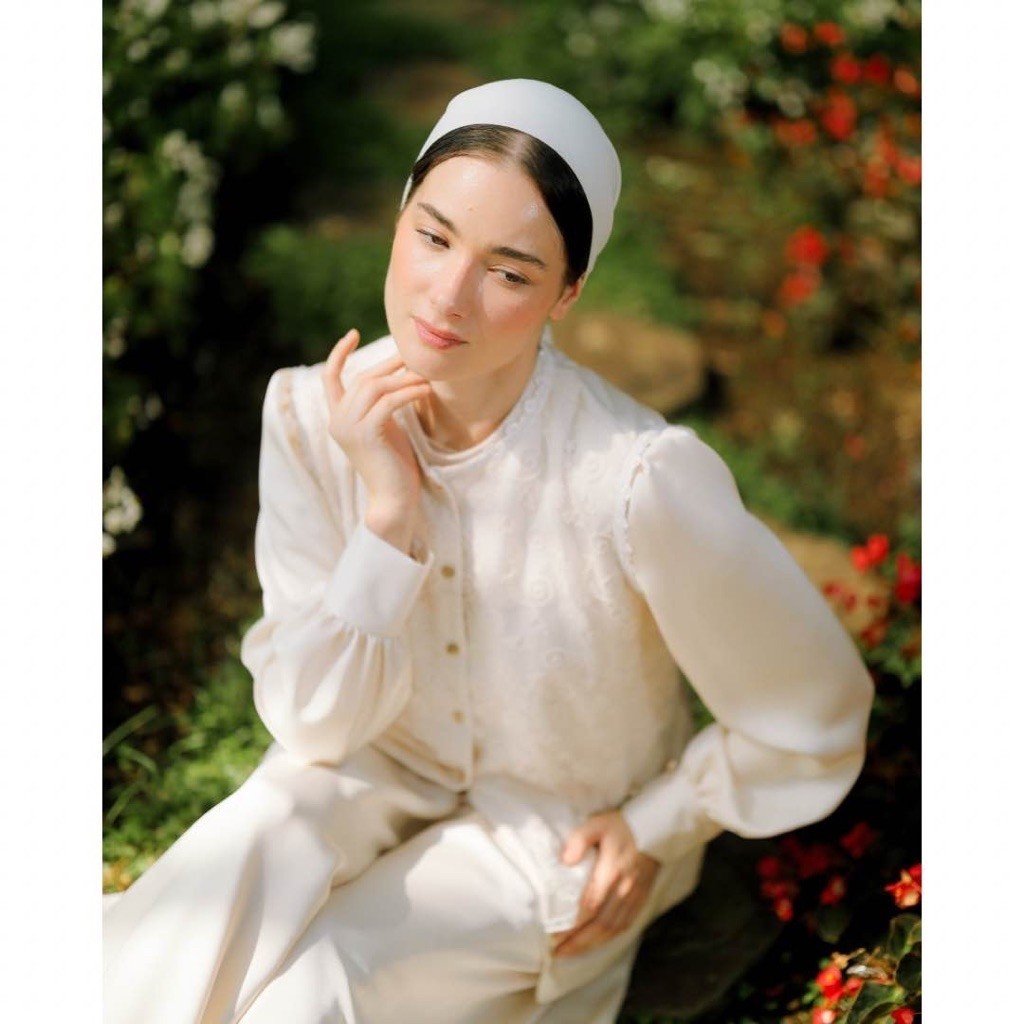 House of Syaira Fiorenza Outer IFW Series –Vest Wanita Brokat Premium & Silk Premium dengan Renda Eksklusif