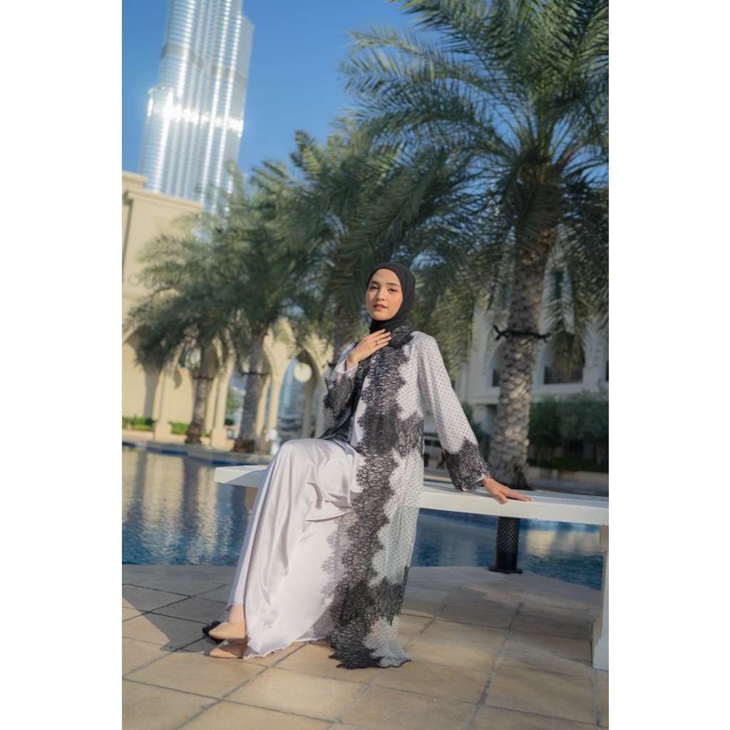 Syaira Humaira - Outer Tile Polkadot Hitam