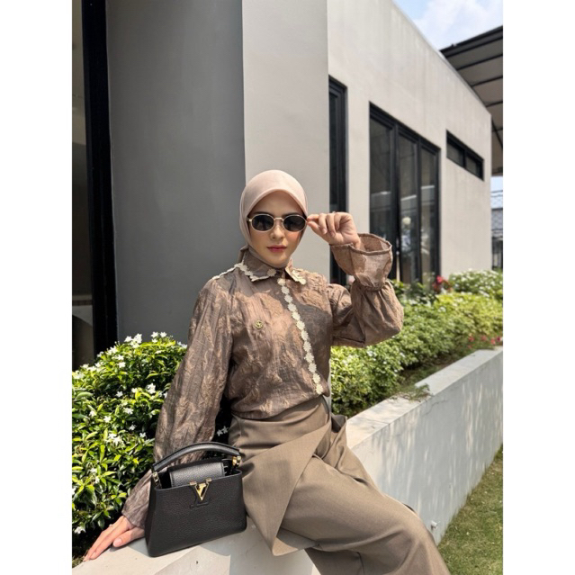 House of Syaira Elora Shirt - Osmanthus Wanita Kemeja Motif Floral Elegan Long Sleeve Modest