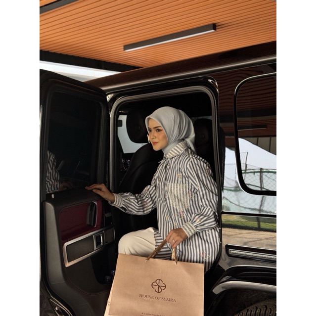 House of Syaira Aveline Shirt – Kemeja Wanita Cotton Stripe Embroidery Renda Premium Loose Fit