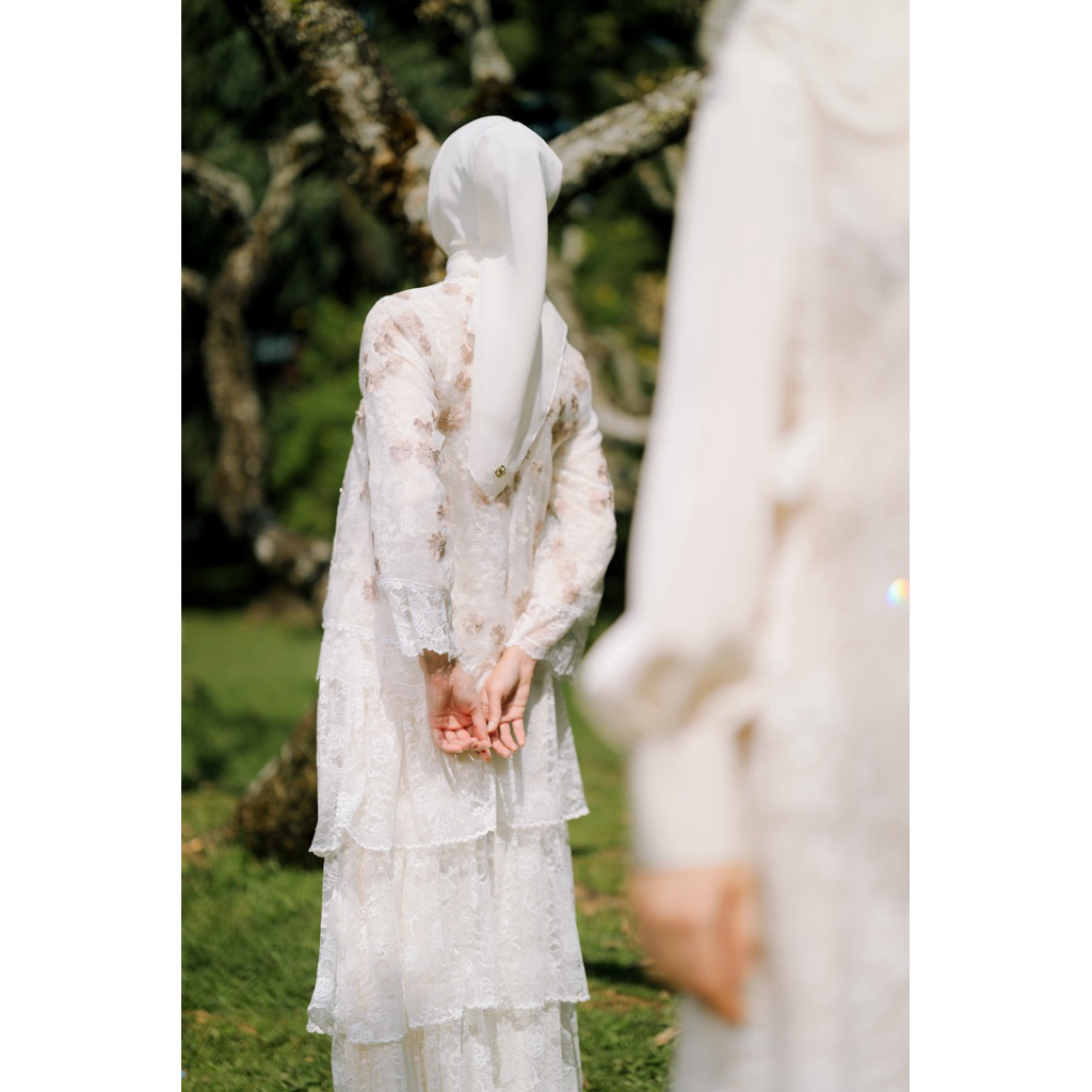 House of Syaira Fiora Blouse IFW Series– Blouse Wanita Organdi Embroidery & Chantilly Lengan Panjang
