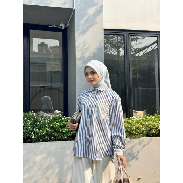 House of Syaira Aveline Shirt – Kemeja Wanita Cotton Stripe Embroidery Renda Premium Loose Fit