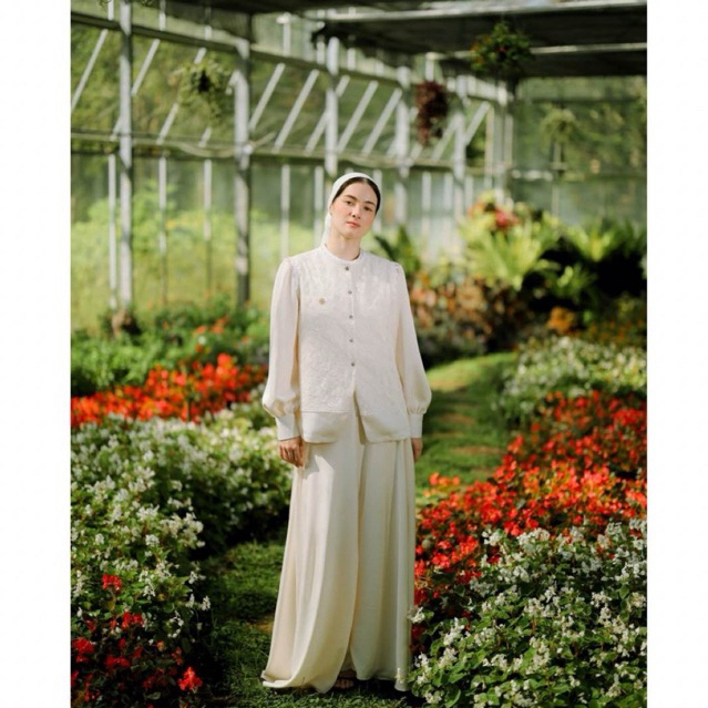 House of Syaira Fiorenza Outer IFW Series –Vest Wanita Brokat Premium & Silk Premium dengan Renda Eksklusif