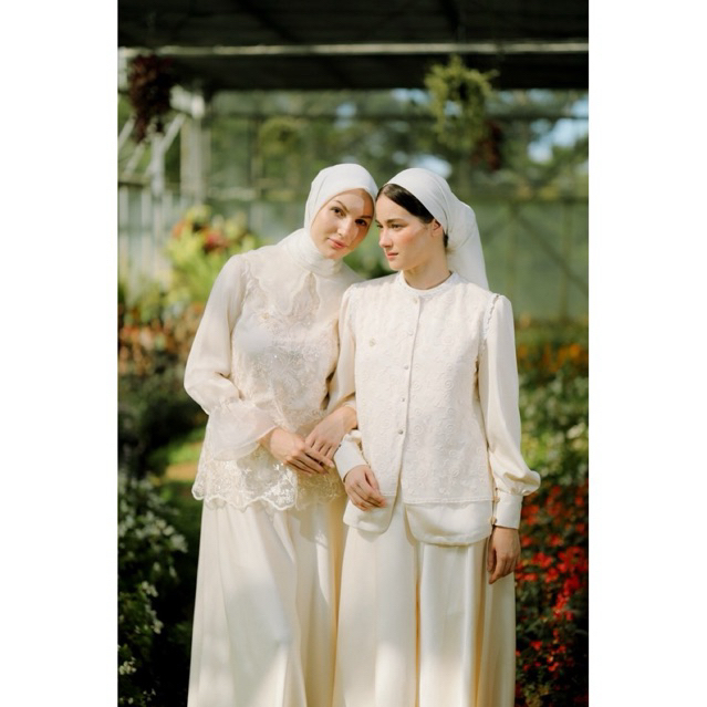 House of Syaira Marivelle IFW Series- Outer Wanita Brokat Floral Premium Organza Kerah Renda Elegan