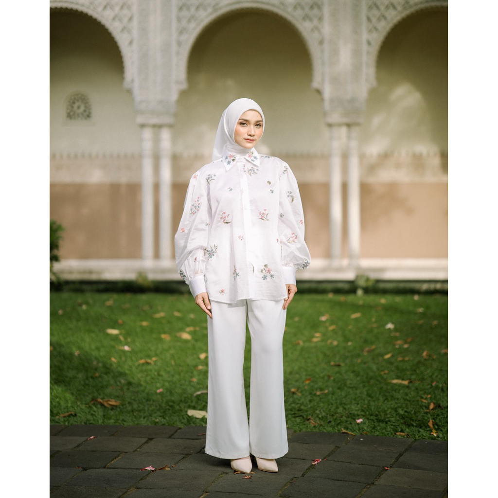 House of Syaira Yara Blooming Shirt - Kemeja Wanita Bordir Floral Lengan Puff Elegan