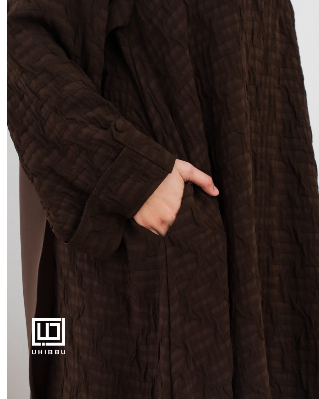 UHIBBU Maysa Airy Loose Texture Abaya