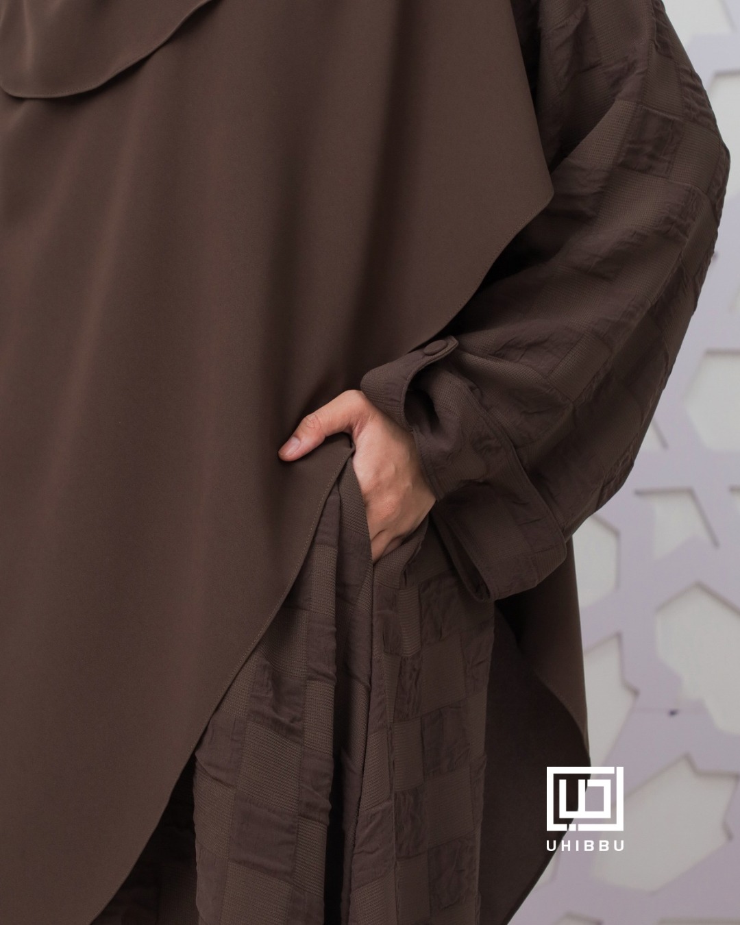 UHIBBU Maysa Square Loose Texture Abaya