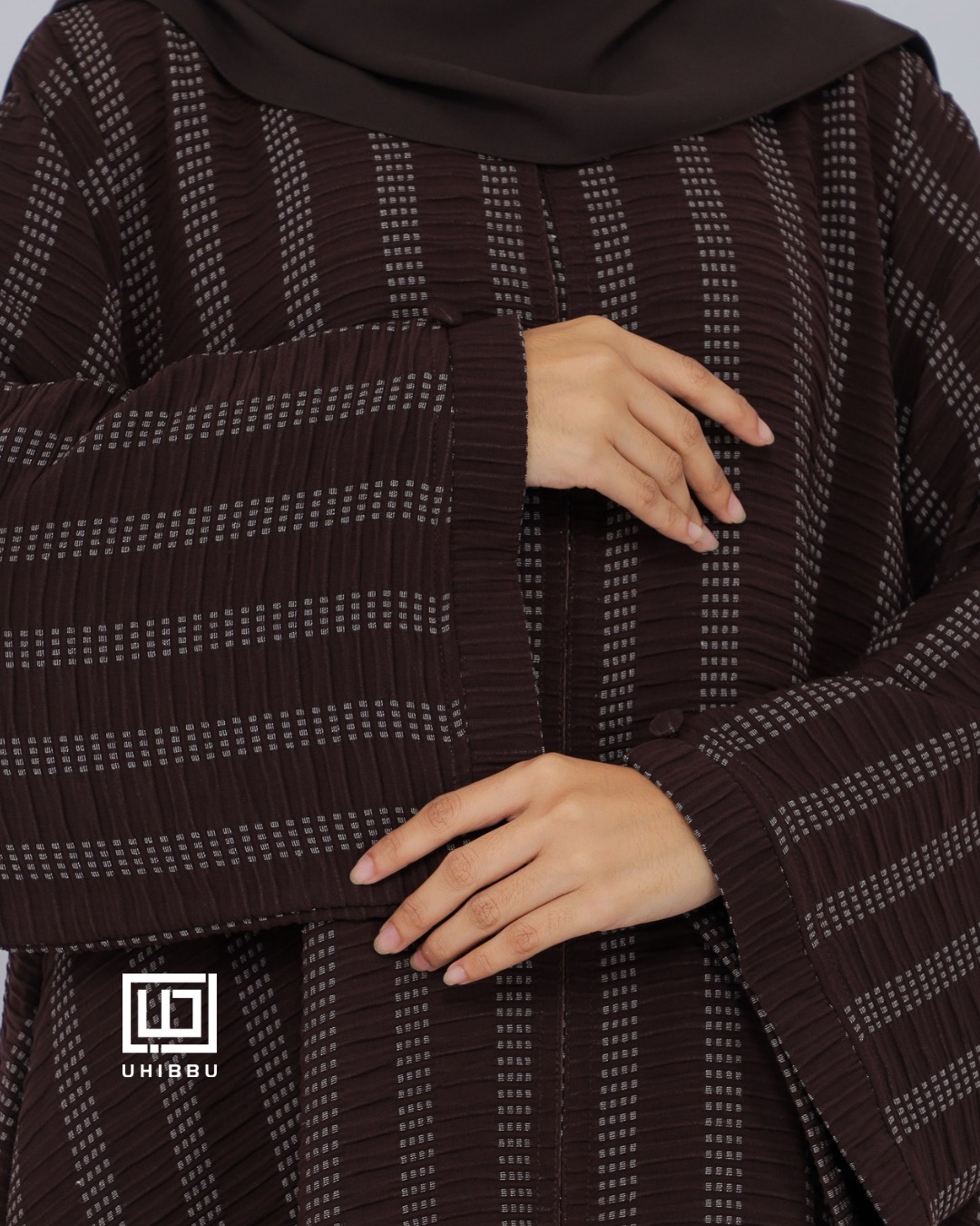 UHIBBU QIRA Loose Texture Abaya