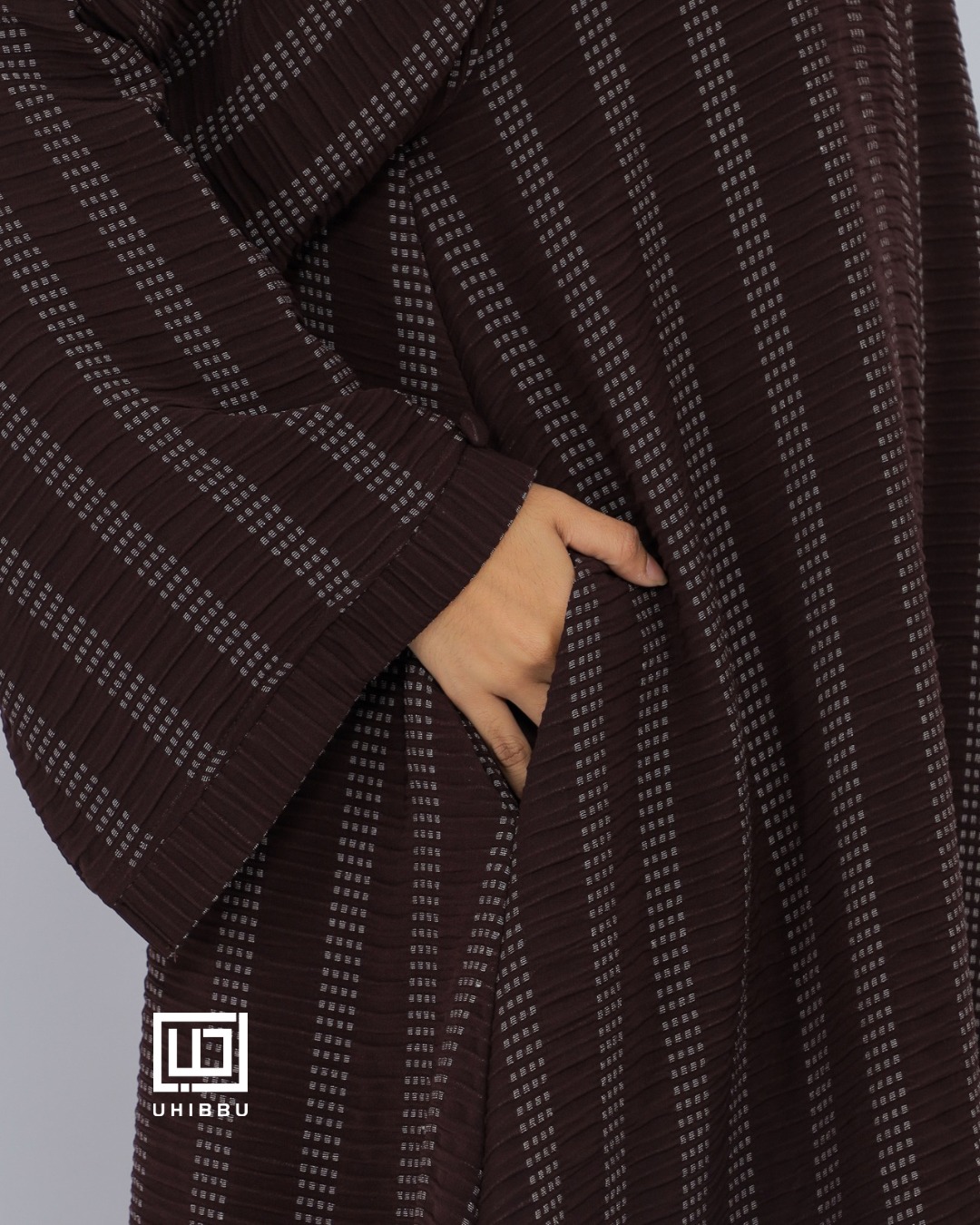 UHIBBU QIRA Loose Texture Abaya