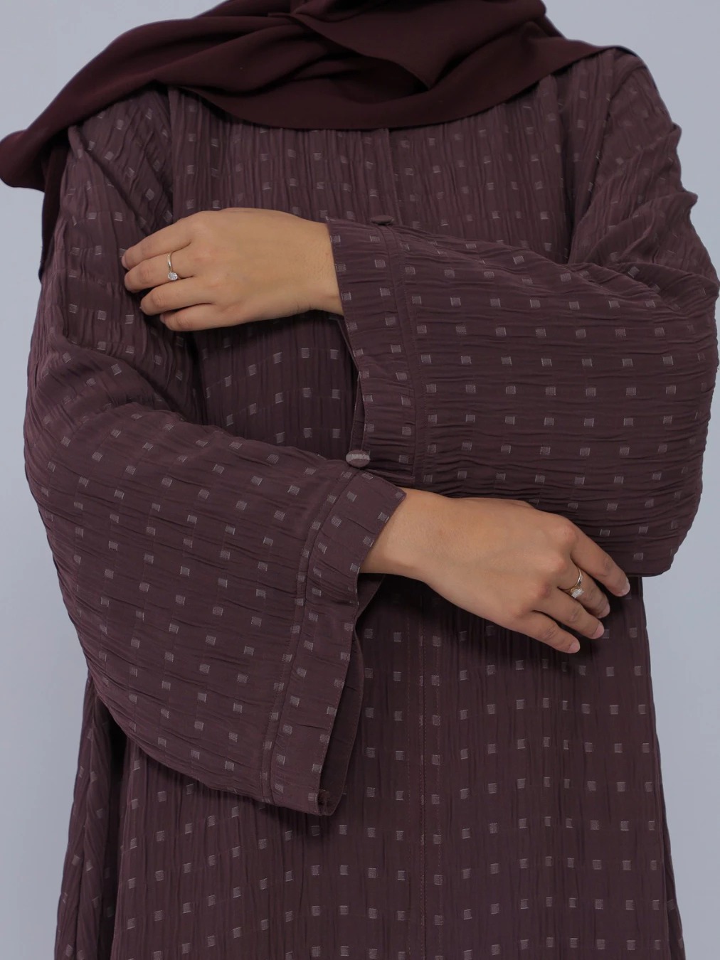 UHIBBU QIRA Loose Texture Abaya