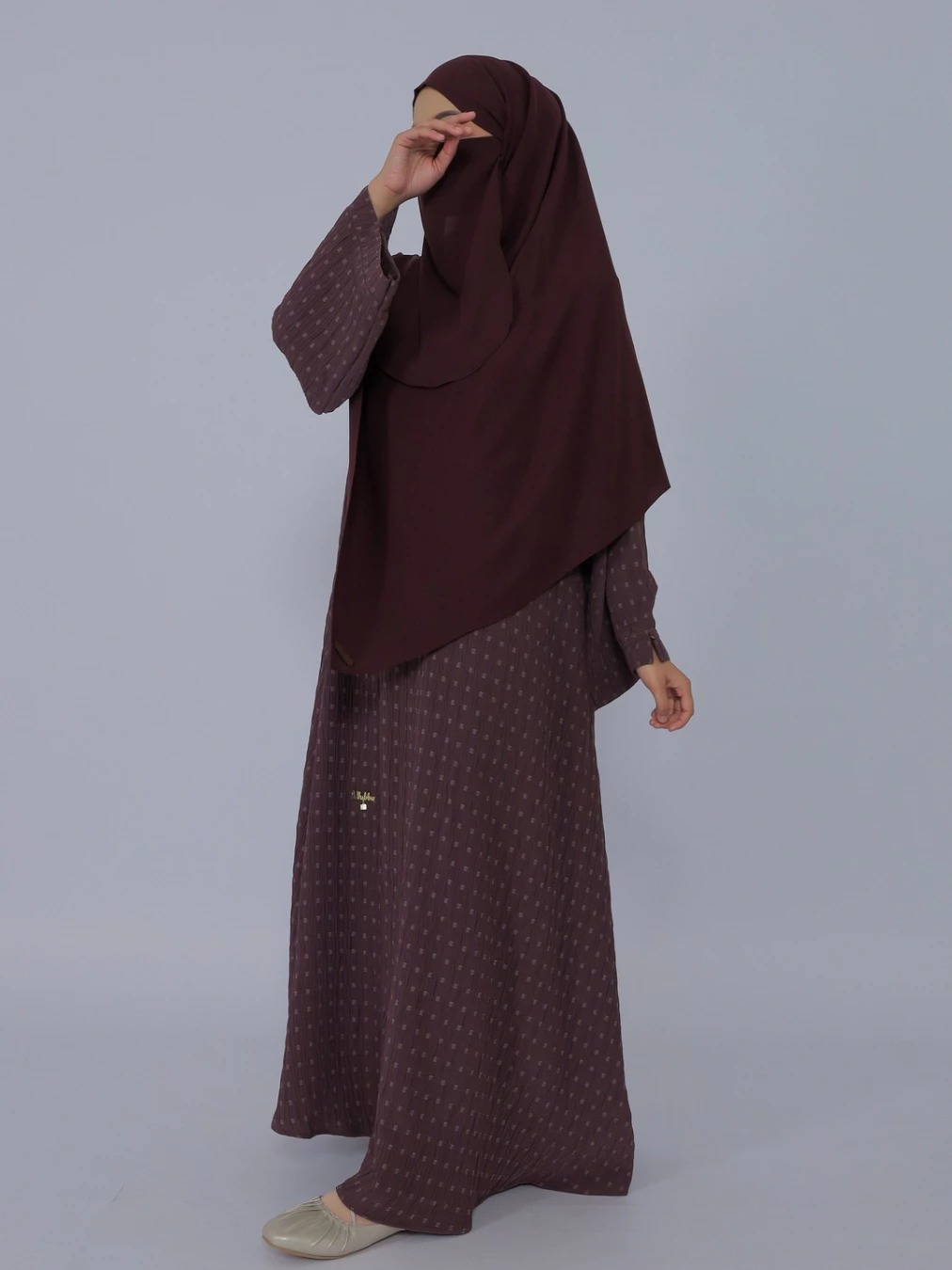UHIBBU QIRA Loose Texture Abaya