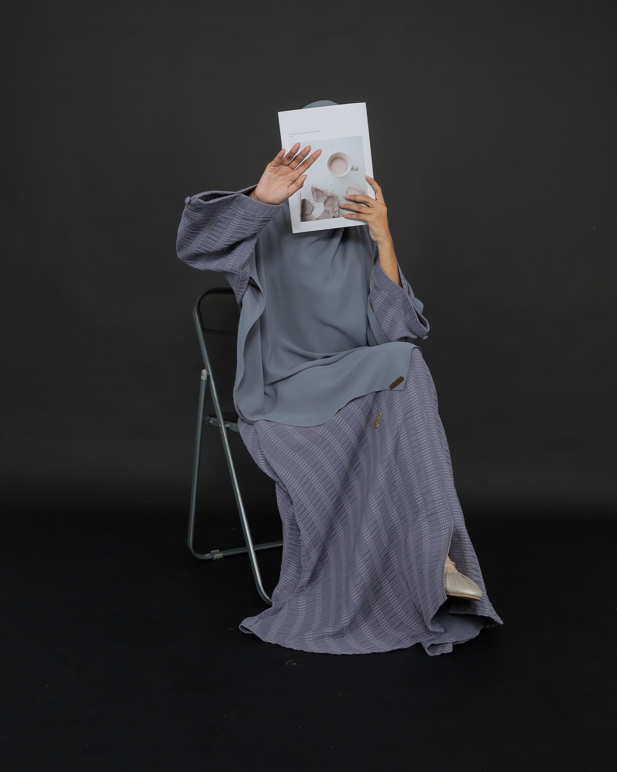 UHIBBU QIRA Loose Texture Abaya