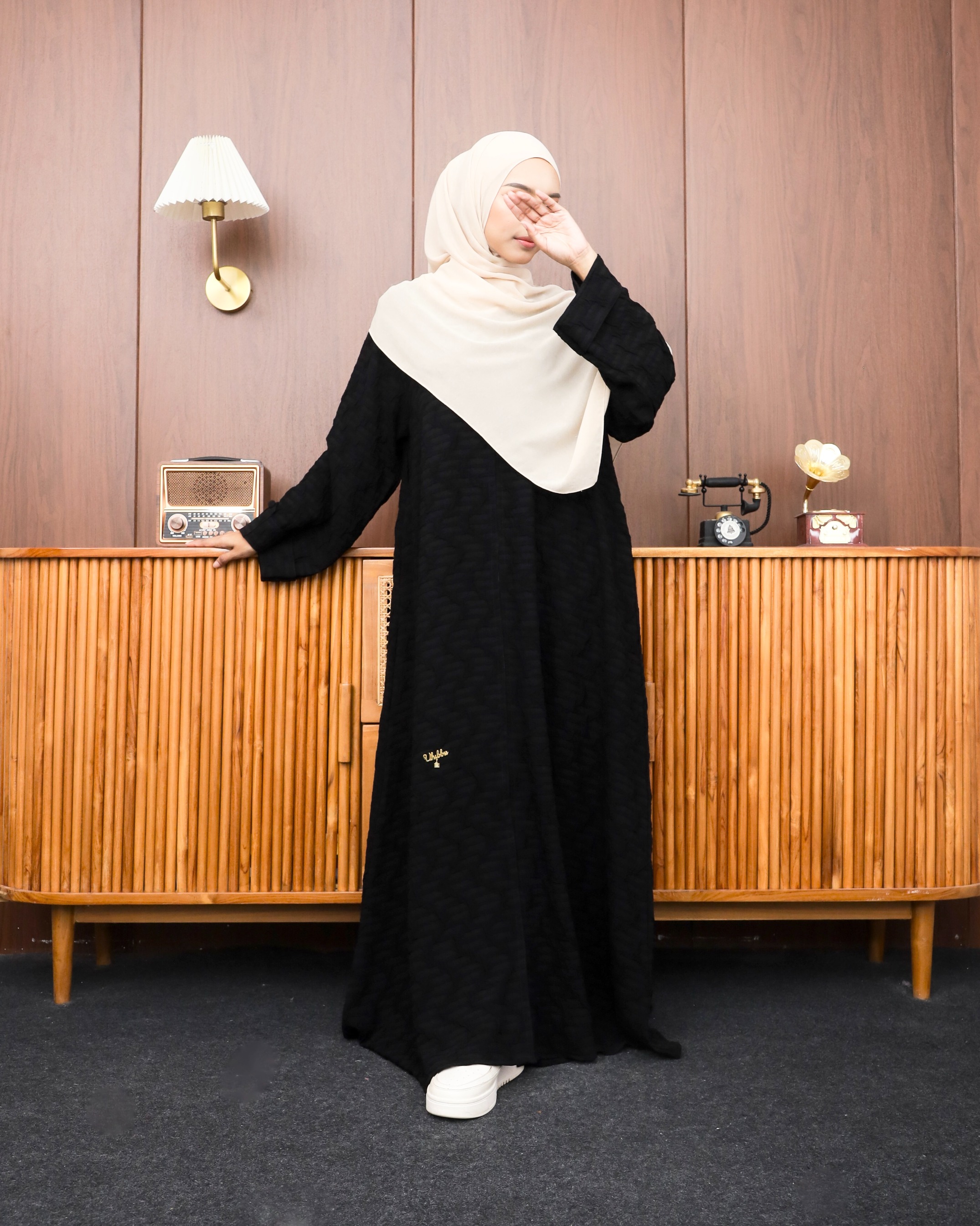UHIBBU Maysa Airy Loose Texture Abaya