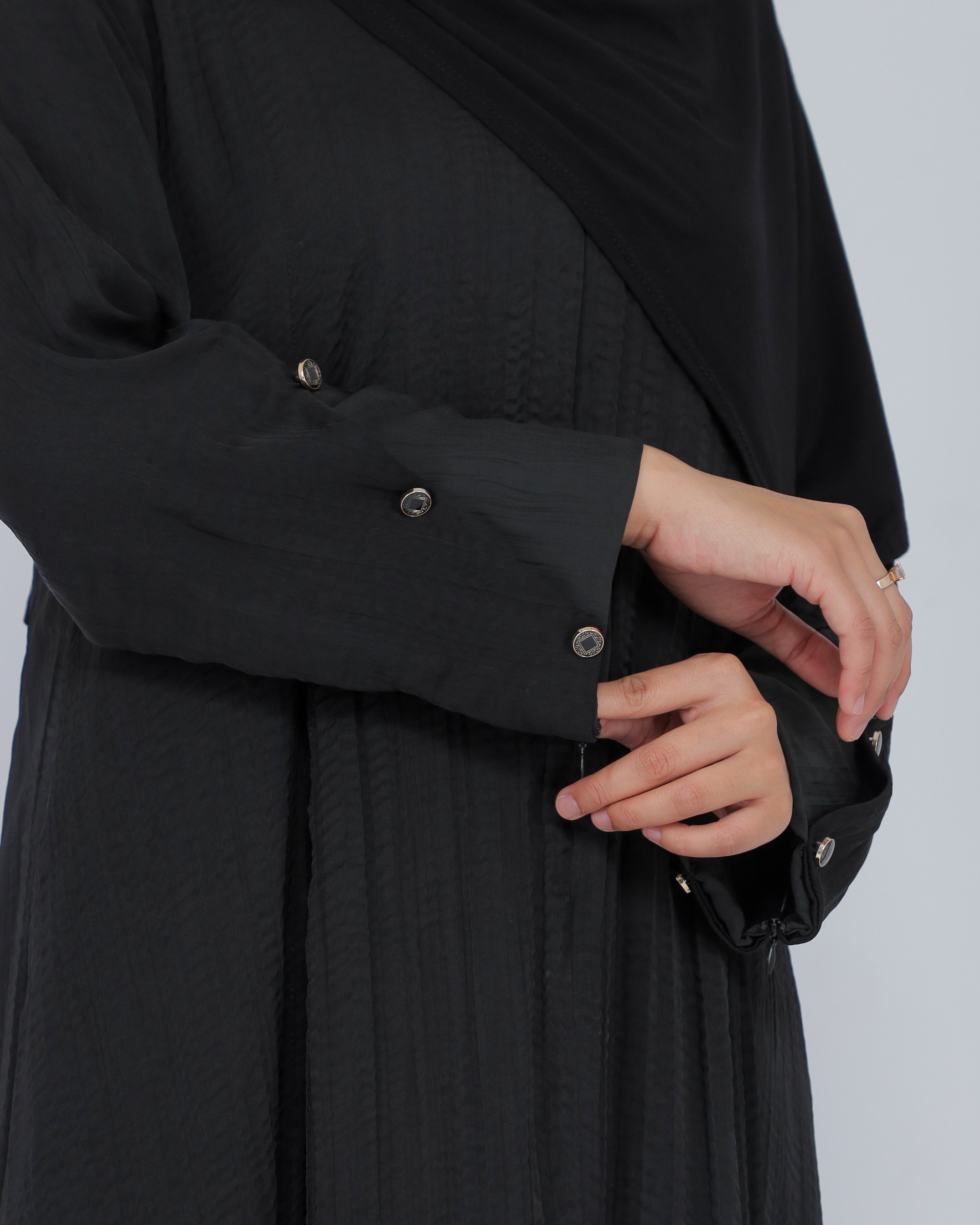 UHIBBU Gamis LAYALI | Abstract Pleats | Silk Polyester
