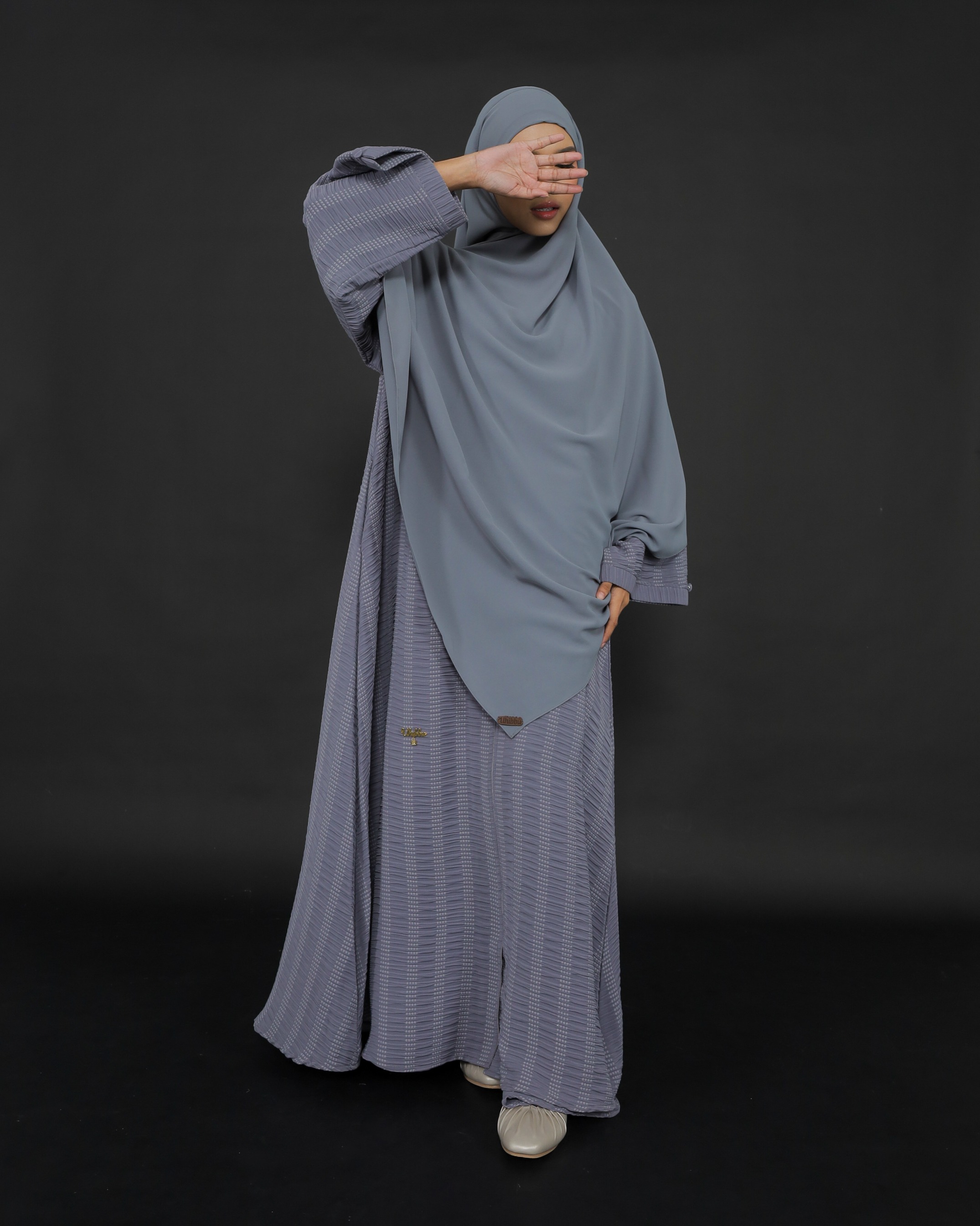 UHIBBU QIRA Loose Texture Abaya
