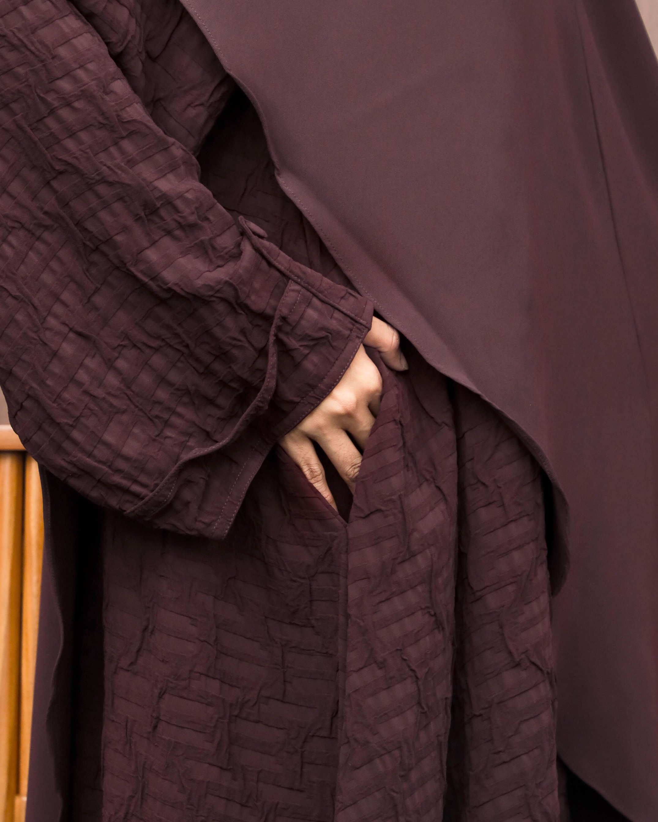 UHIBBU Maysa Airy Loose Texture Abaya