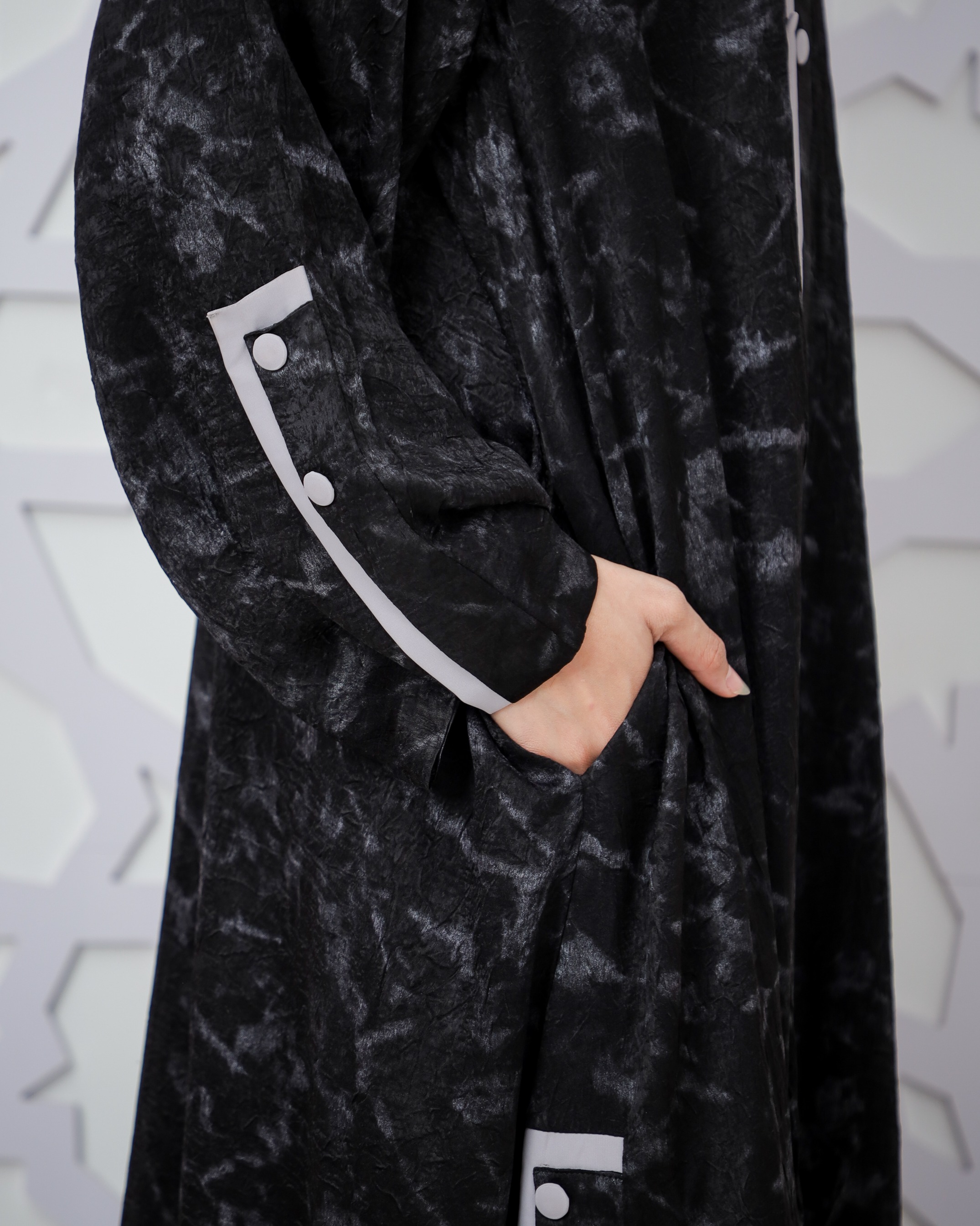 Uhibbu Abaya Sarah - Textured Crashed Polyester