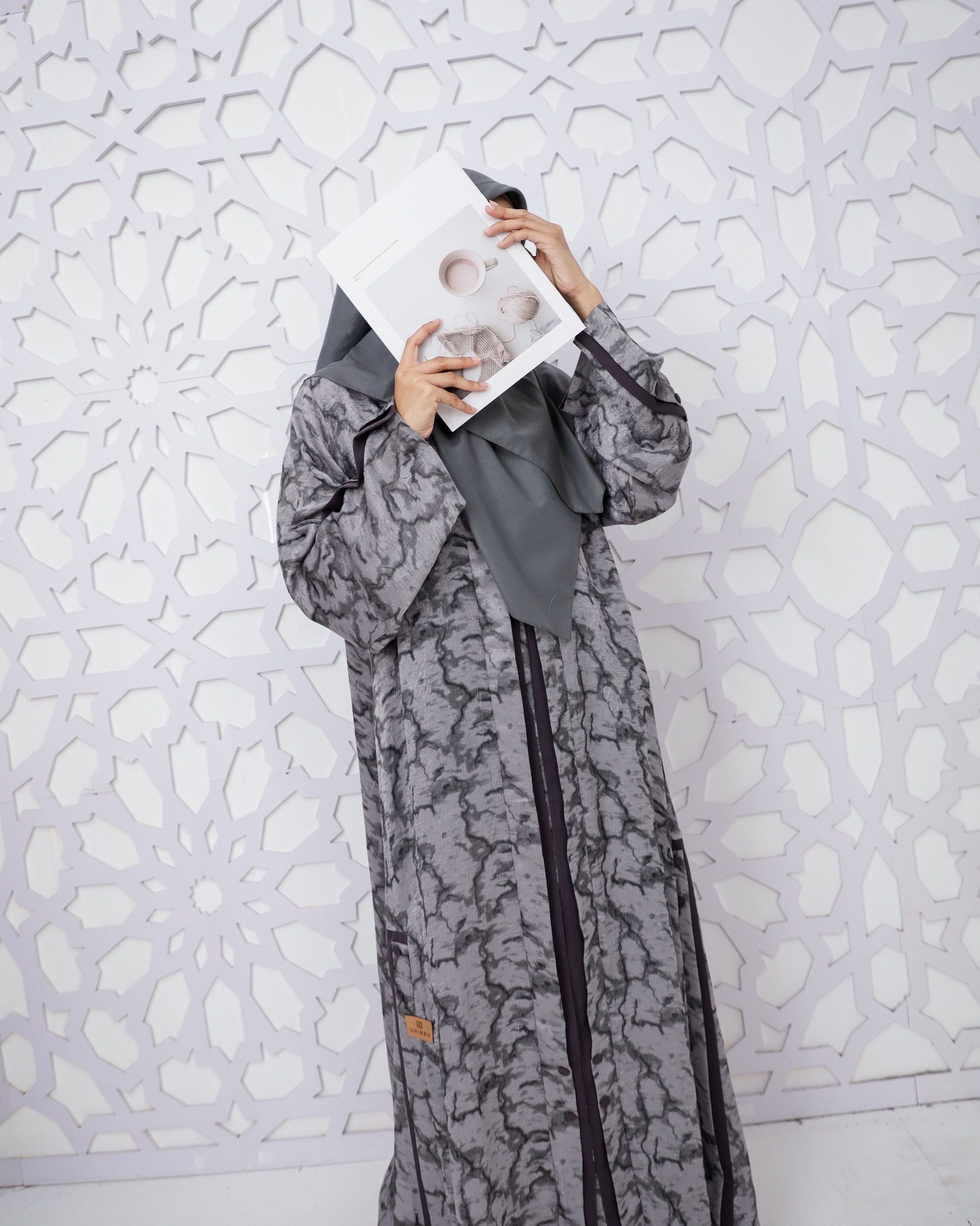 Uhibbu Abaya Sarah - Textured Crashed Polyester