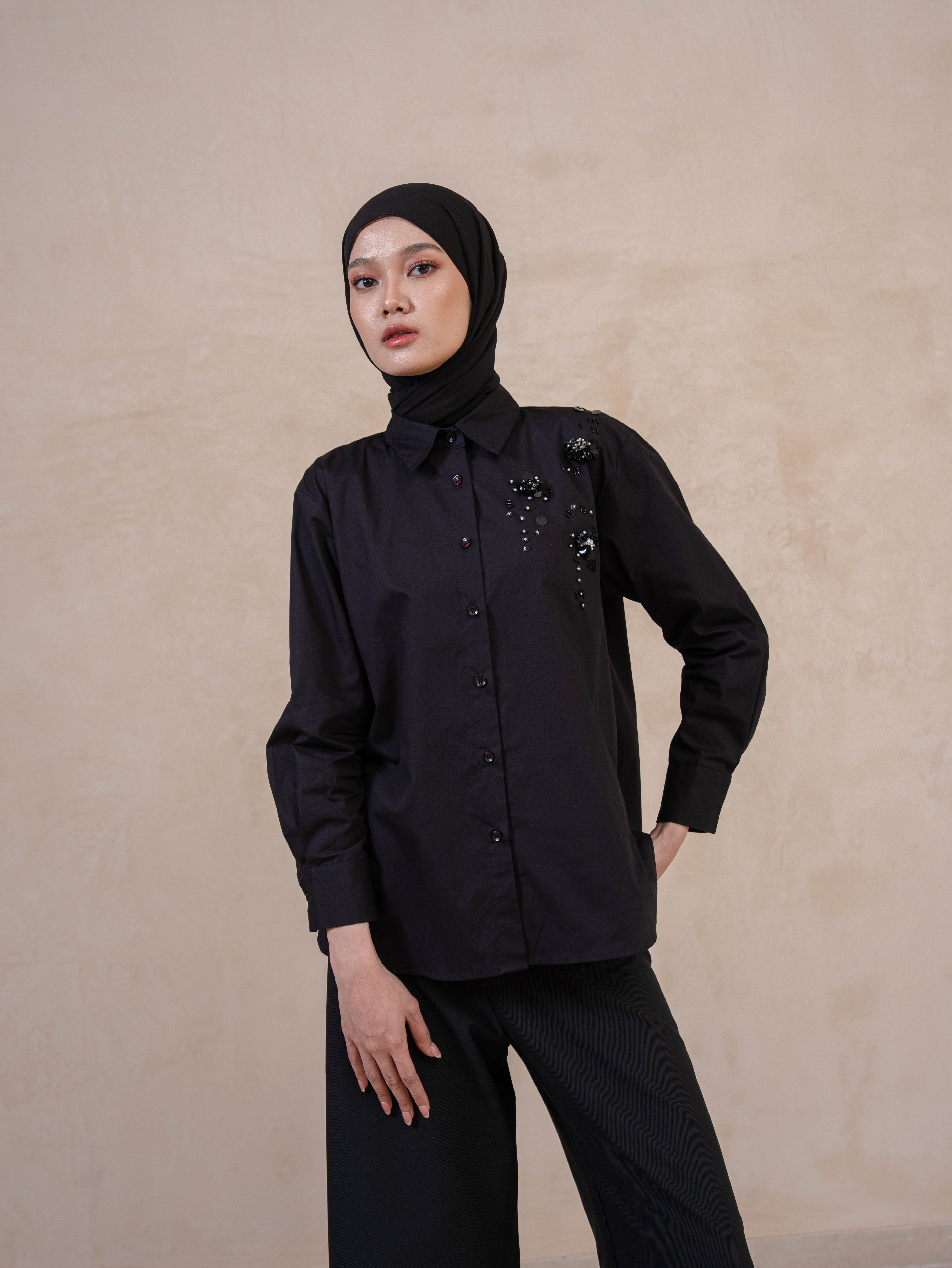 Hagia Shirt Black