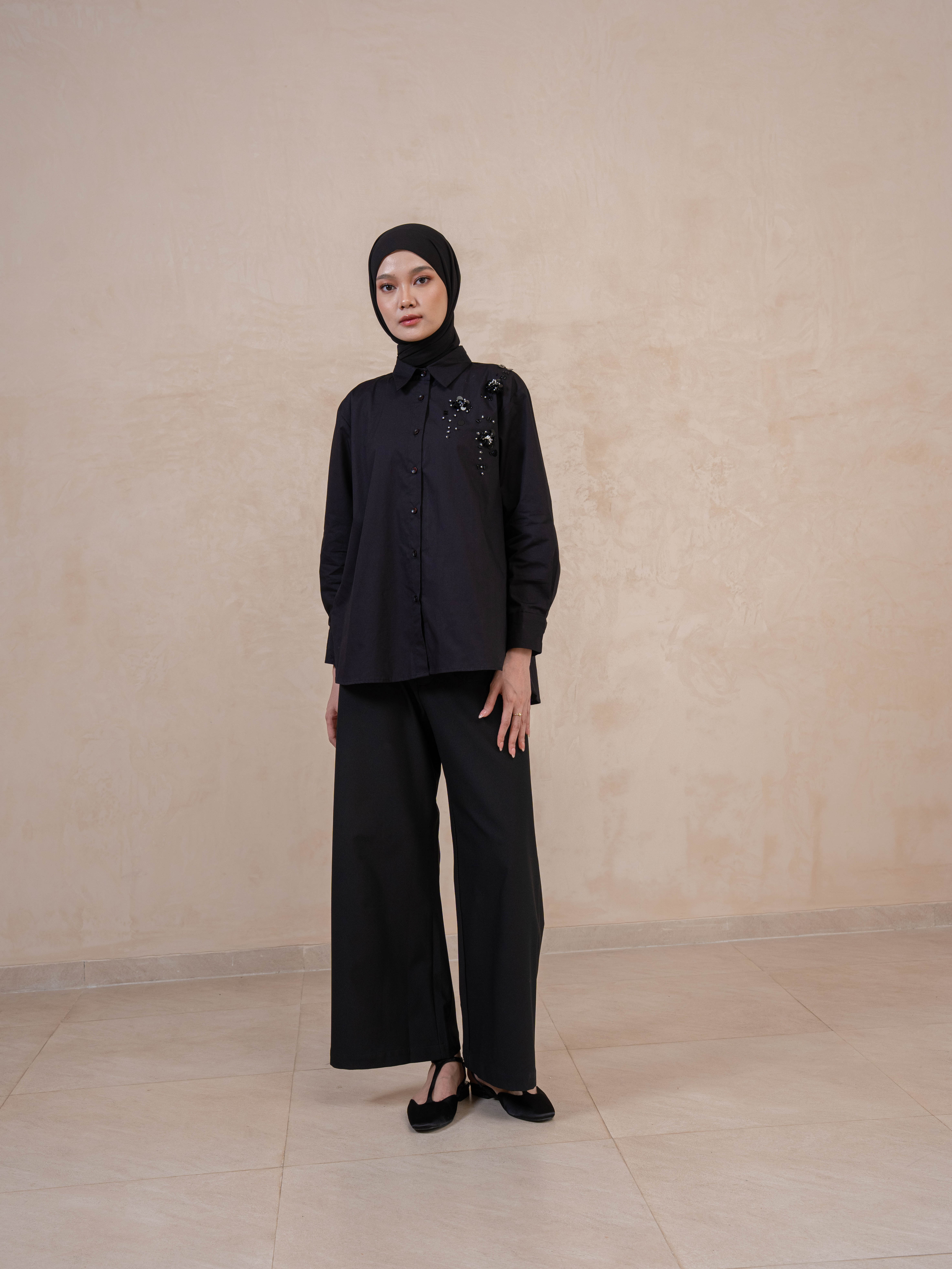Hagia Shirt Black