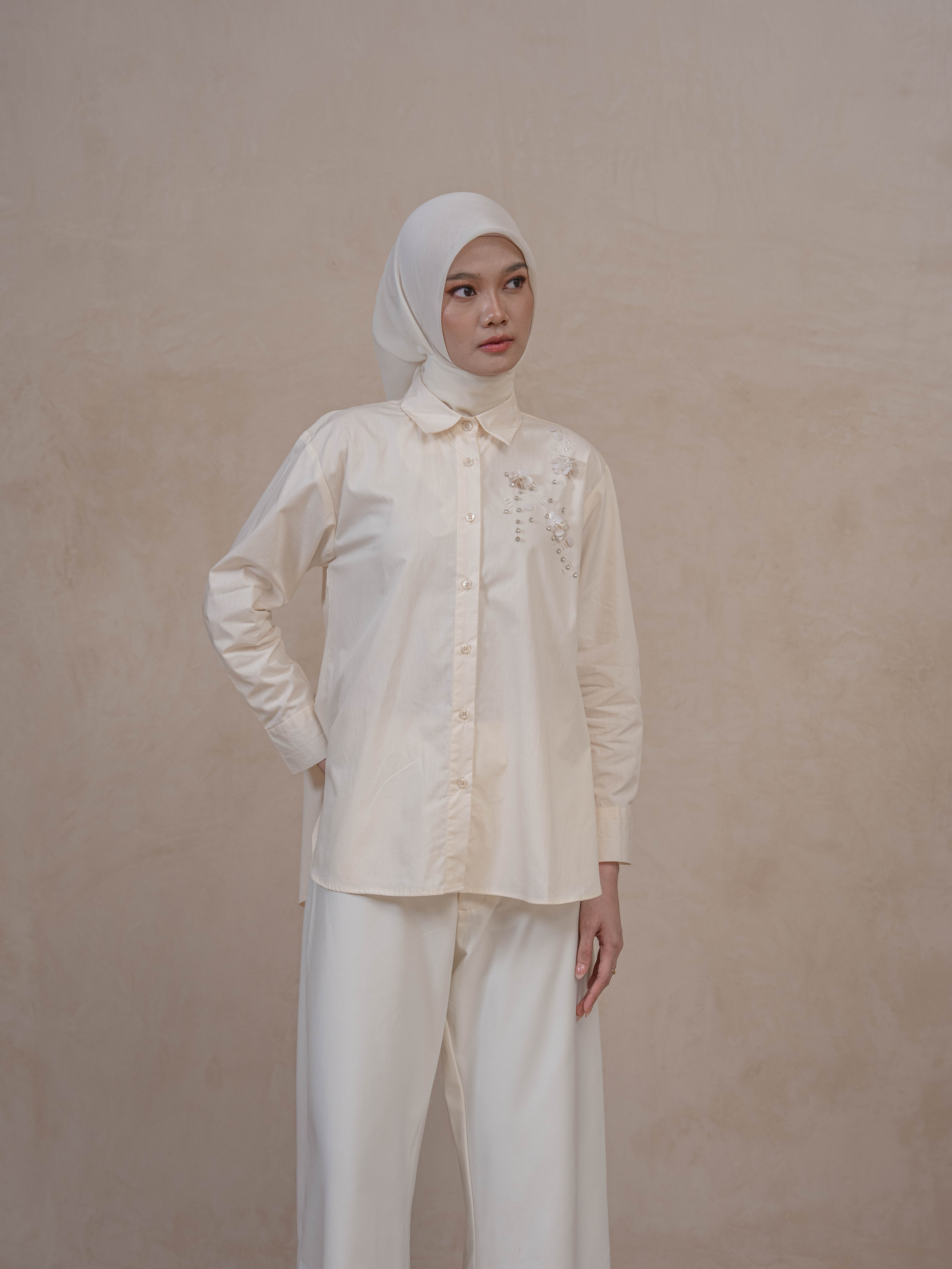 Hagia Shirt Creme