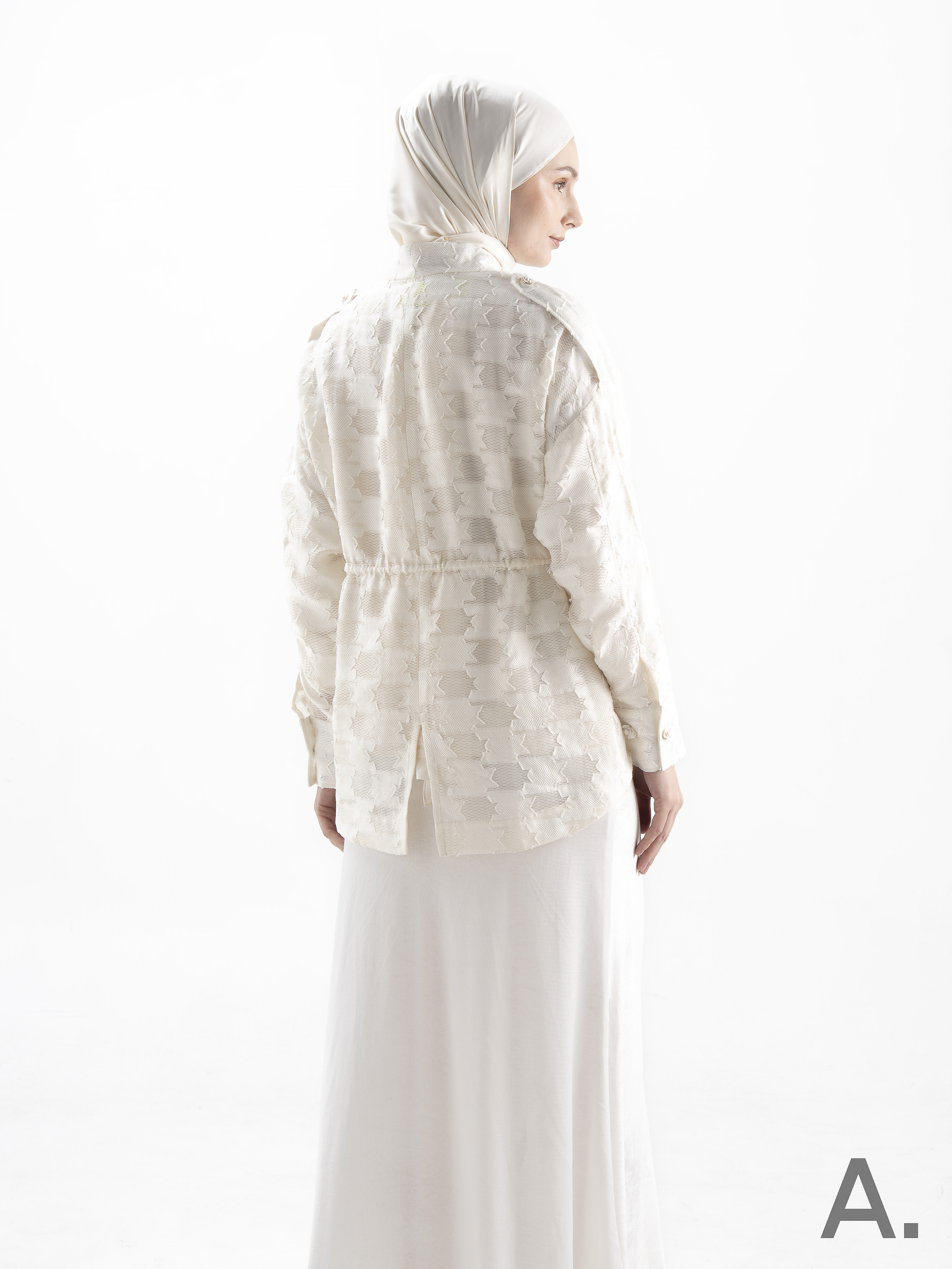 Berza Outer Creme