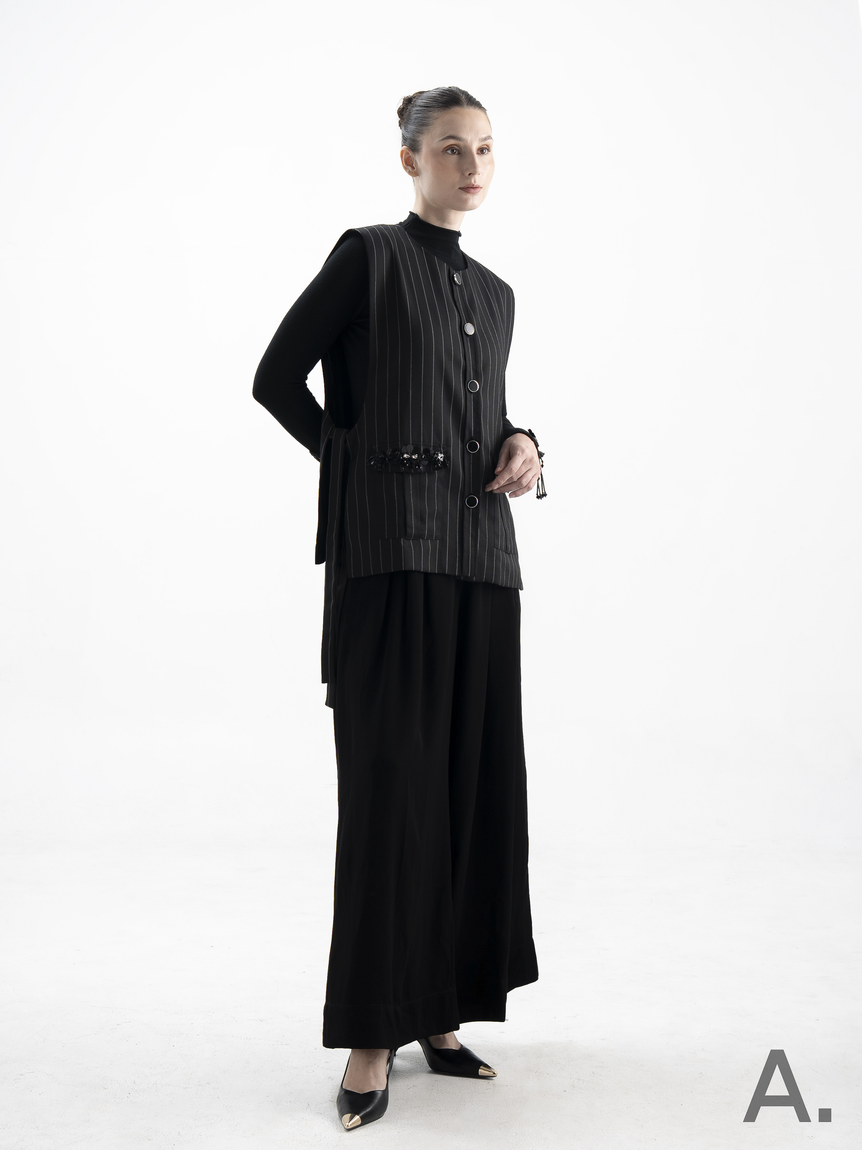 Bexya Vest Black