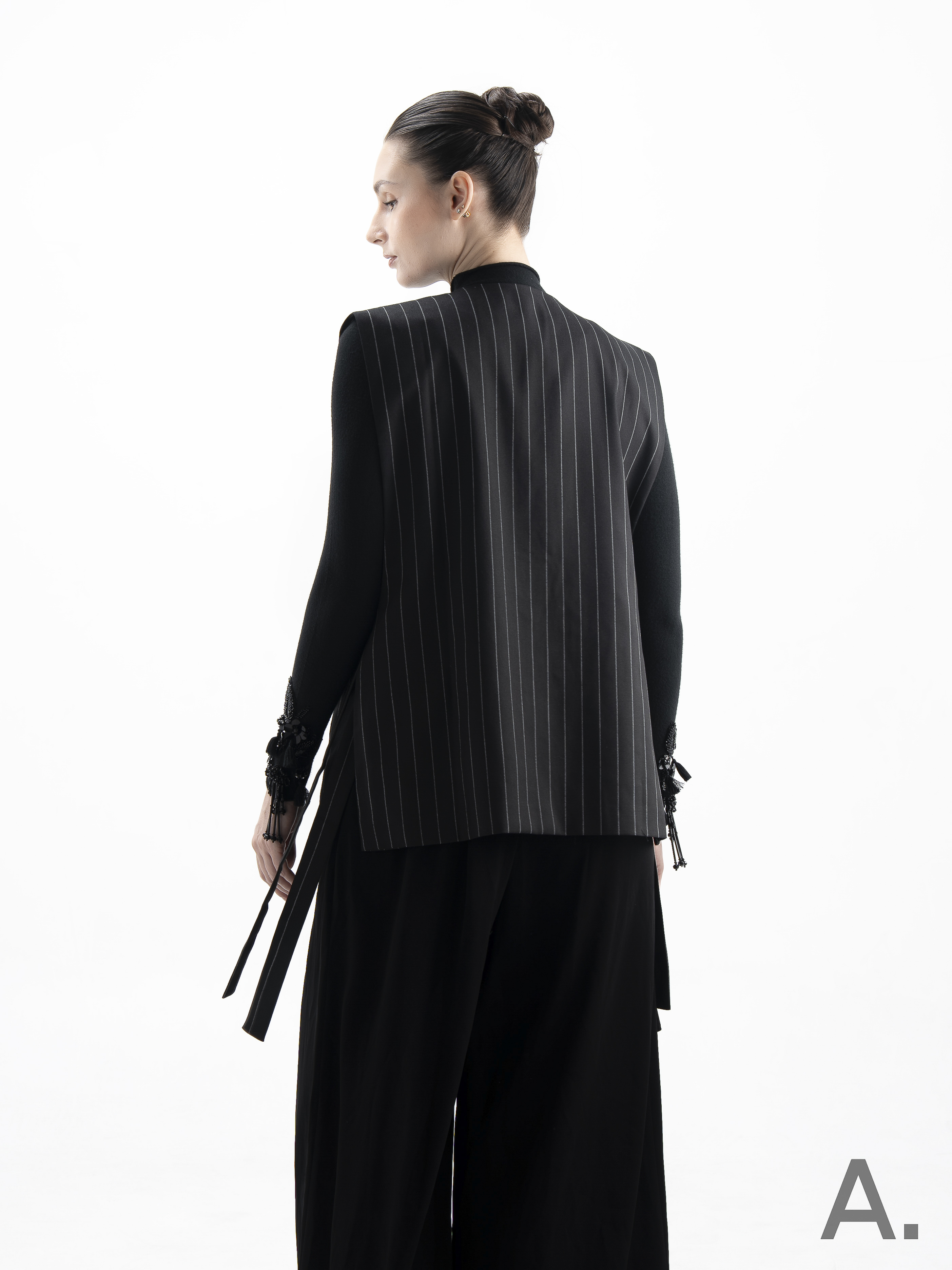 Bexya Vest Black