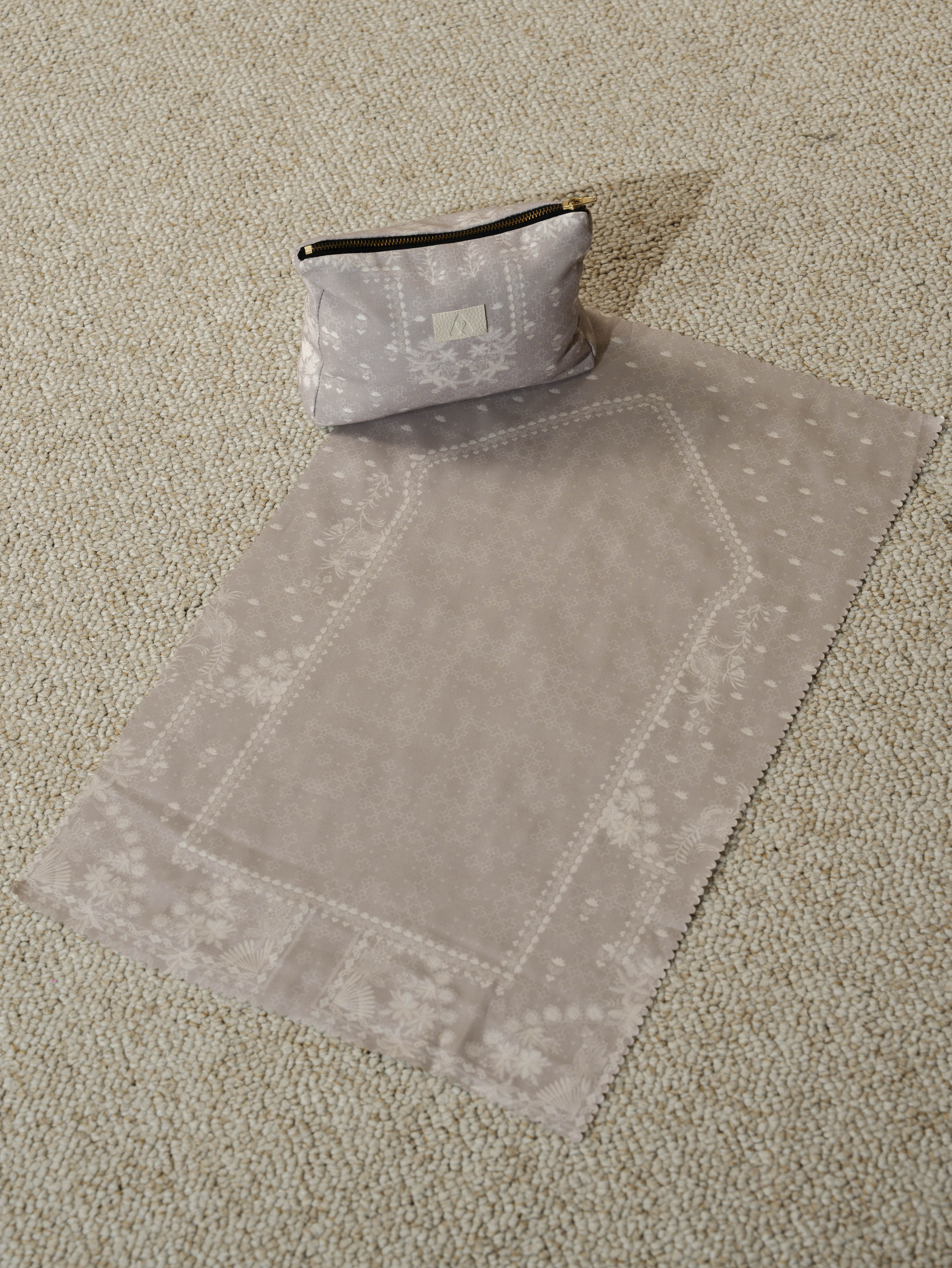 Alia Prayer Set  Beige