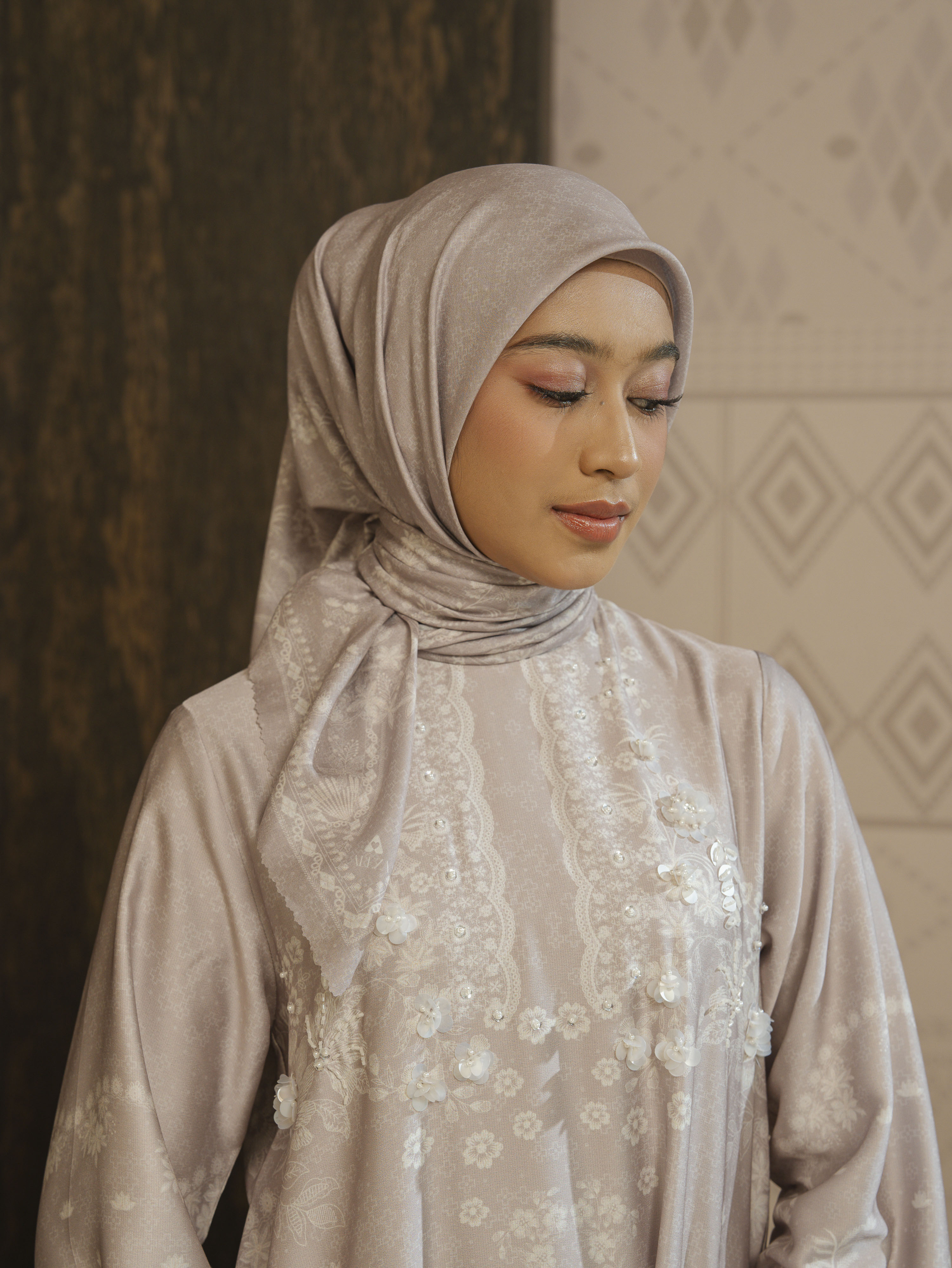 Arza Scarves Beige