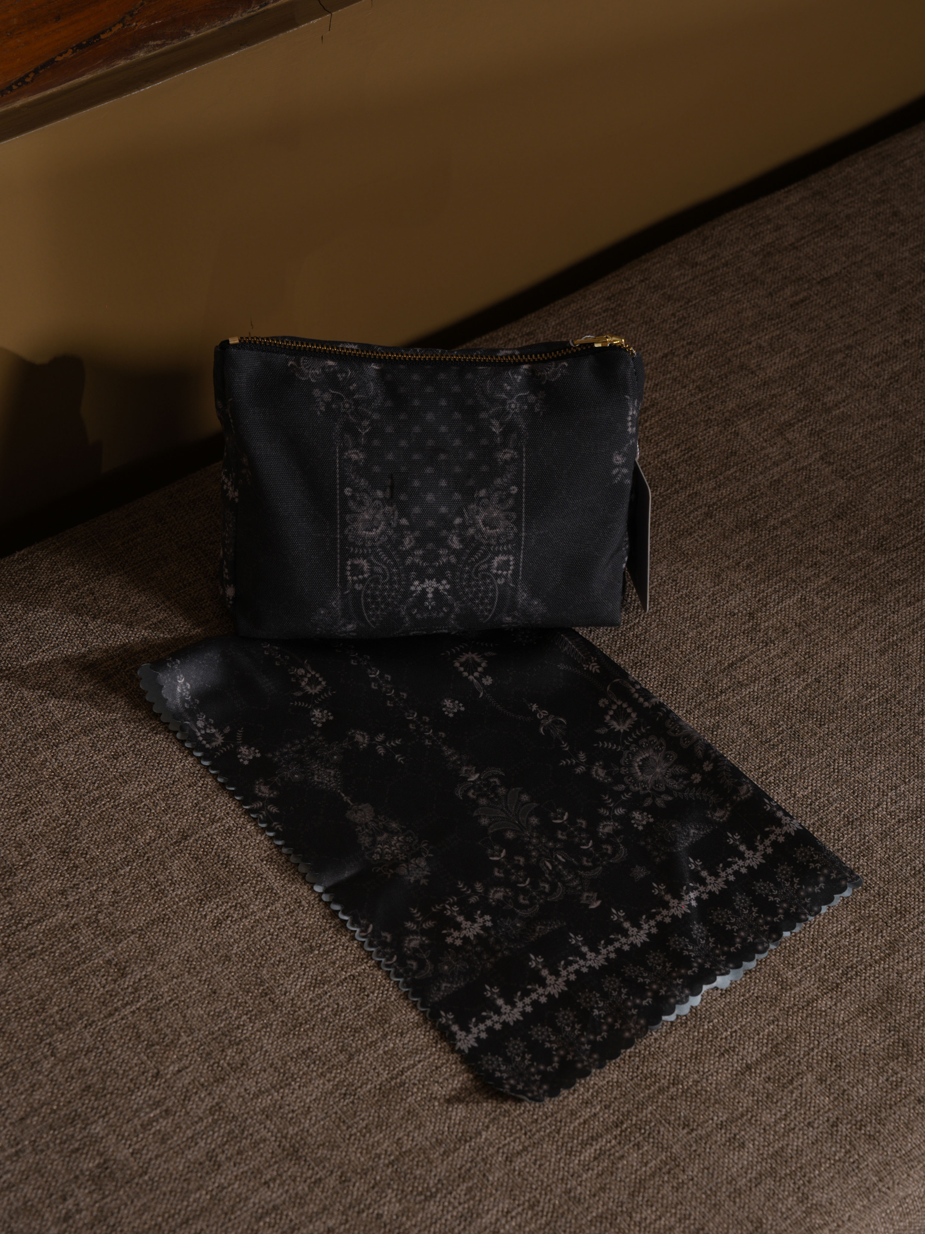 Tasvia Prayer Set Charcoal