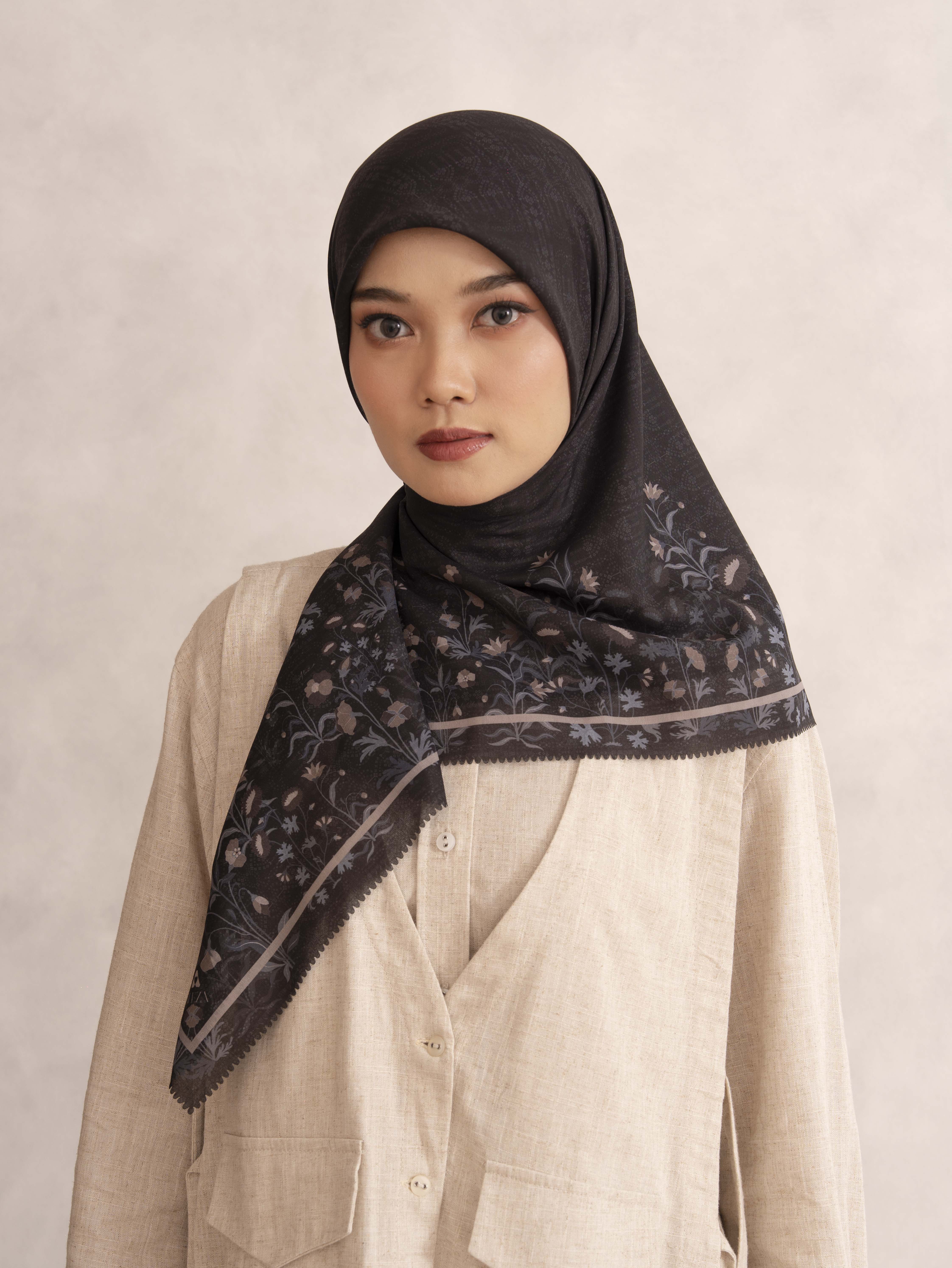 Serra Scarves Black