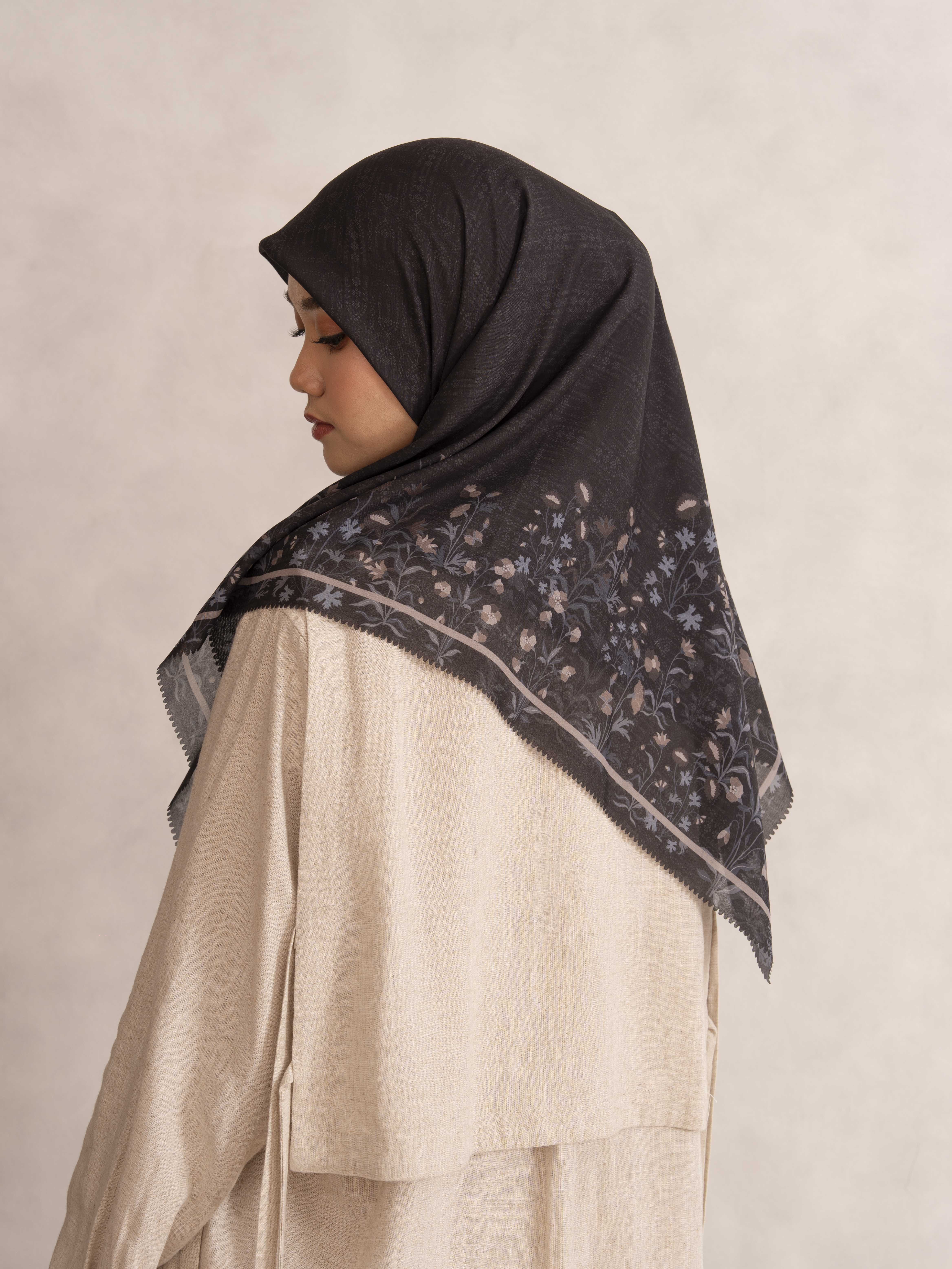 Serra Scarves Black