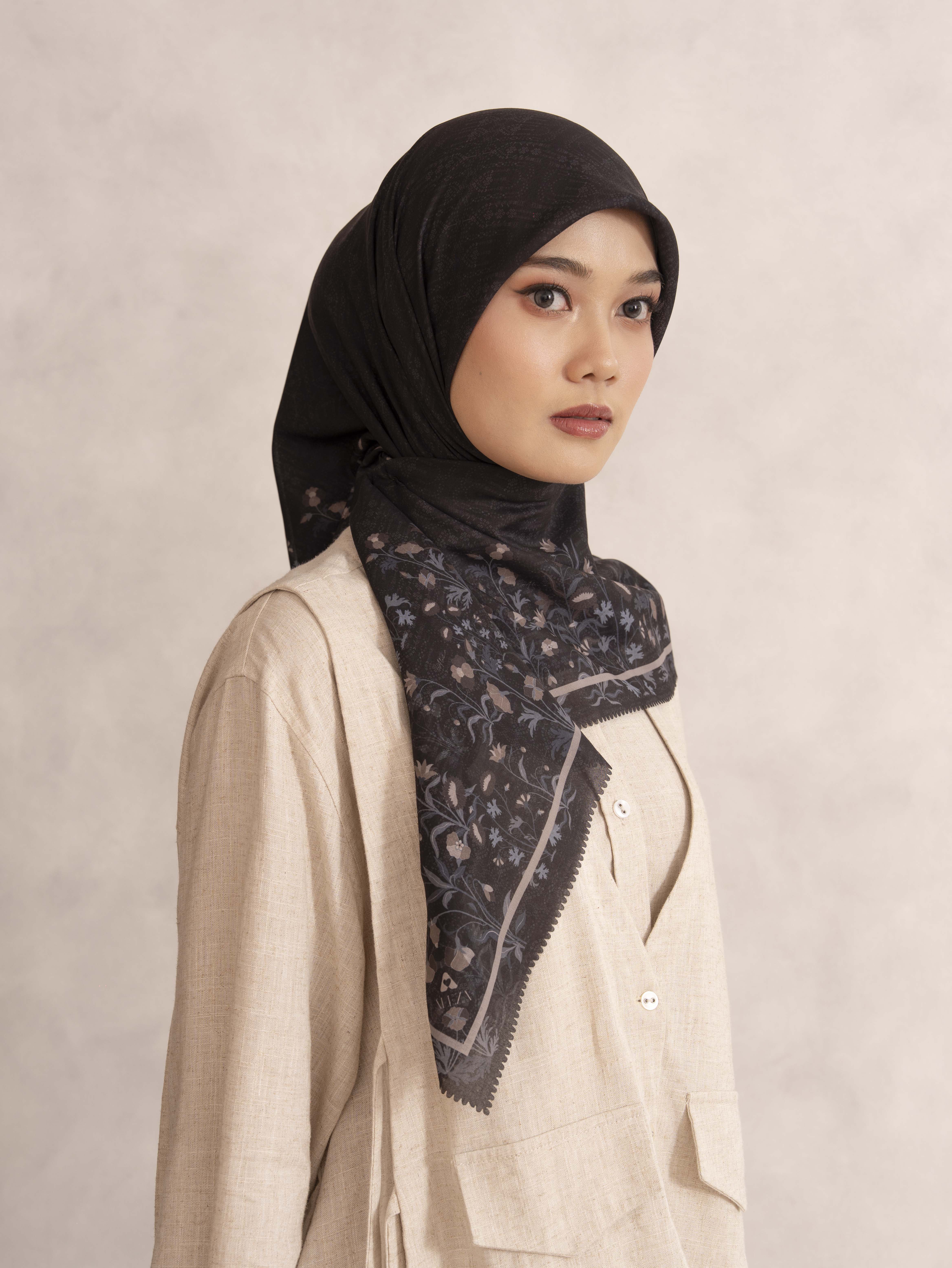 Serra Scarves Black