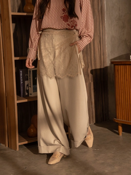 Image of Bian Apron Lace Beige