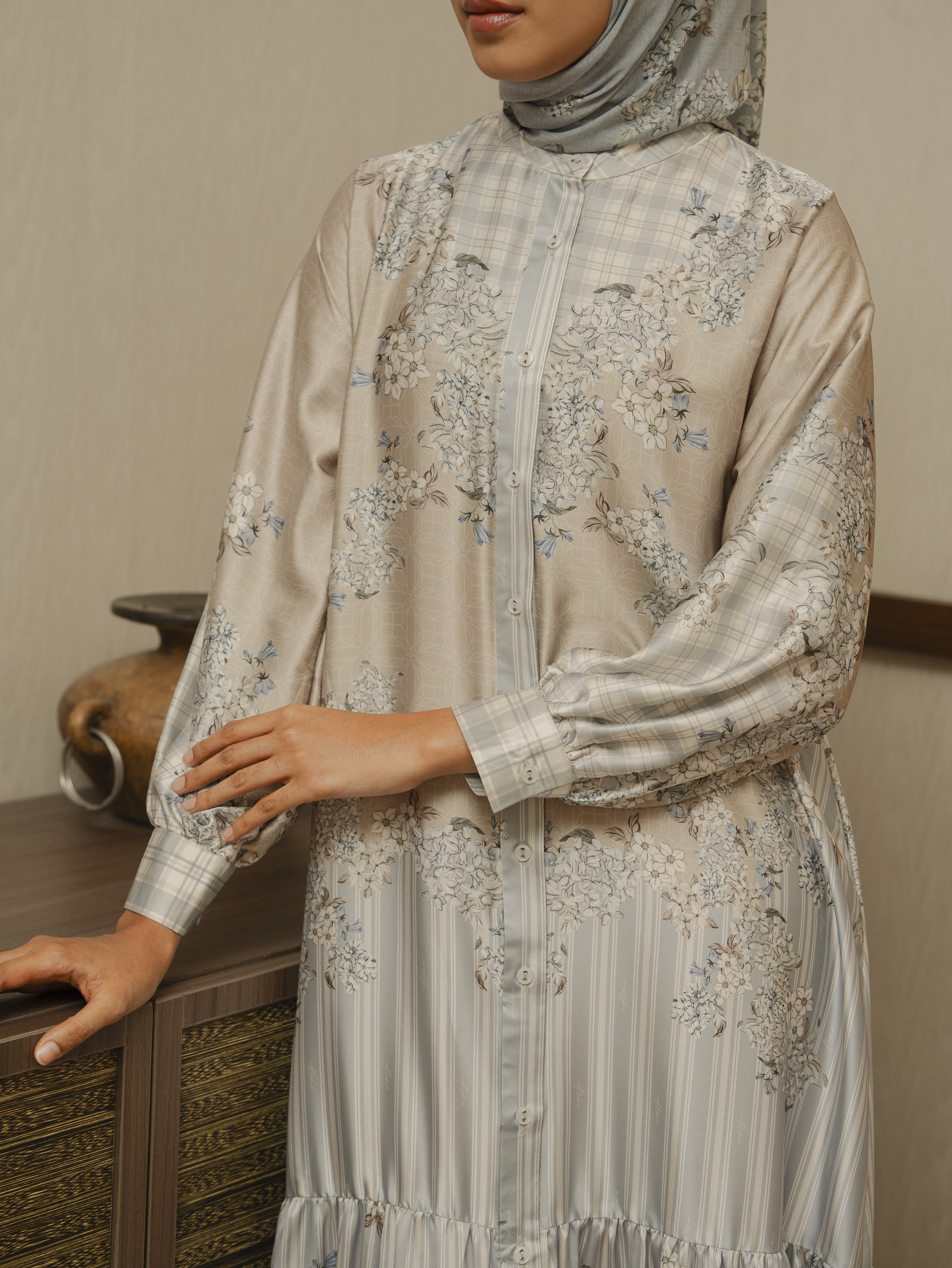 Syila Dress Beige